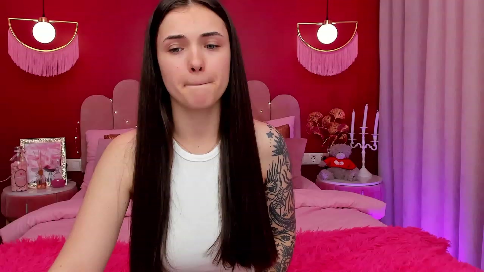 Gallery image thumbnail from AmeliaMFC's myfreecams stream on, 03/23/2023, 13:00 image 6 of 20