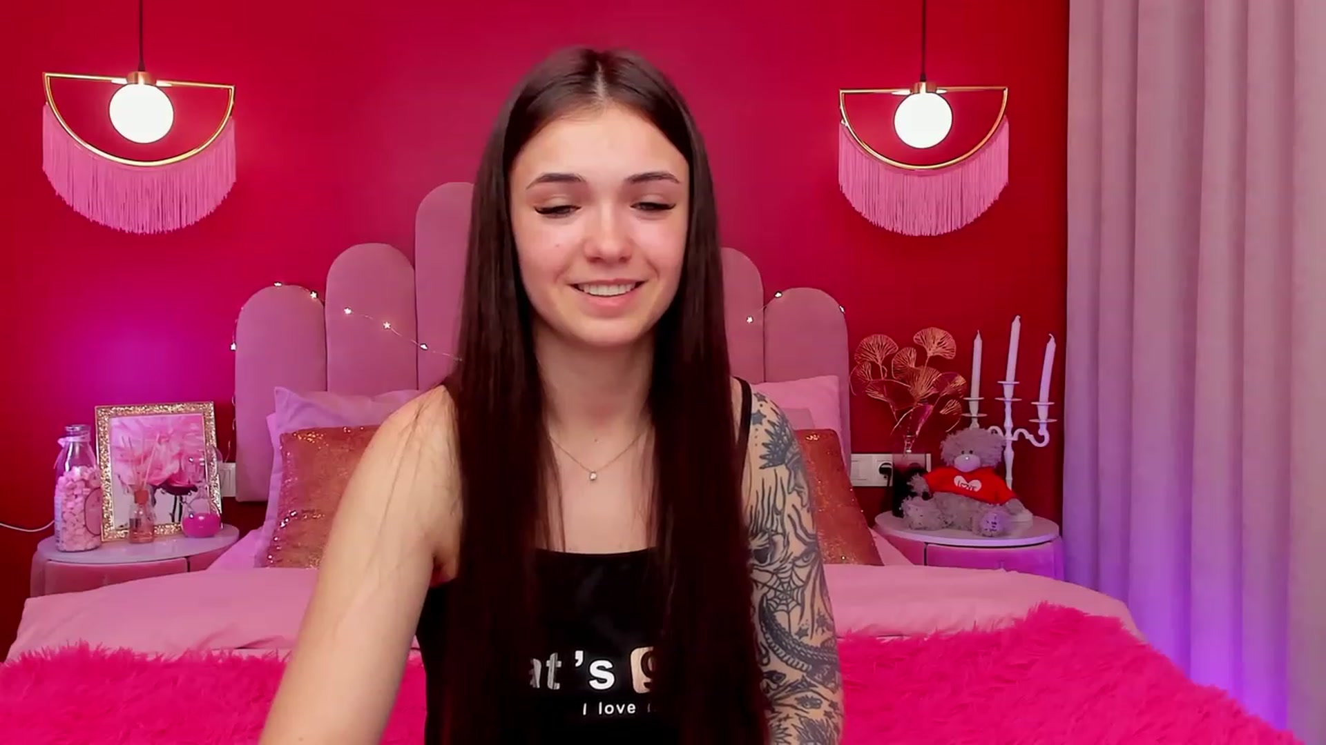 Gallery image thumbnail from AmeliaMFC's myfreecams stream on, 03/28/2023, 08:32 image 19 of 20