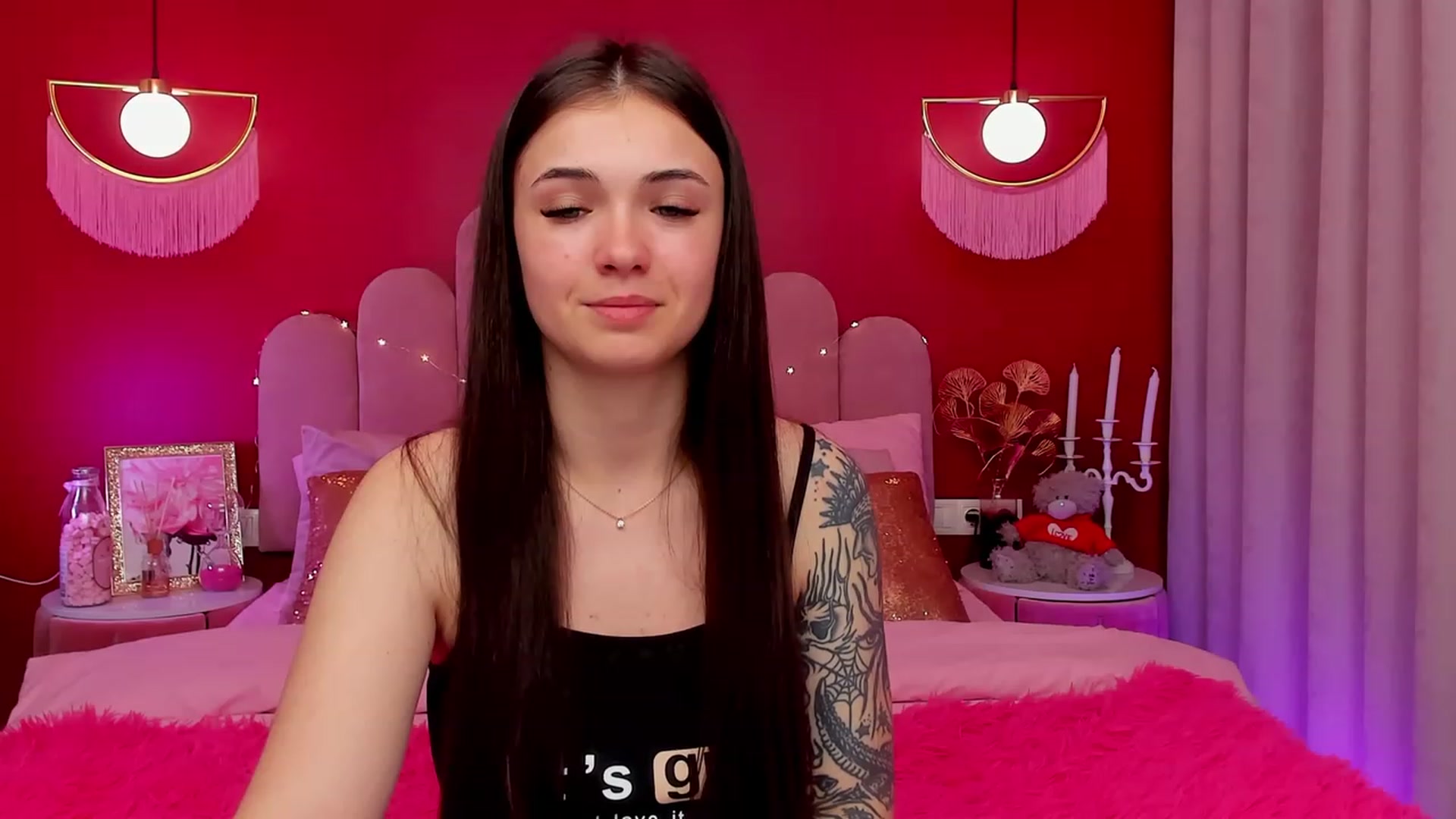 Gallery image thumbnail from AmeliaMFC's myfreecams stream on, 03/28/2023, 08:32 image 10 of 20