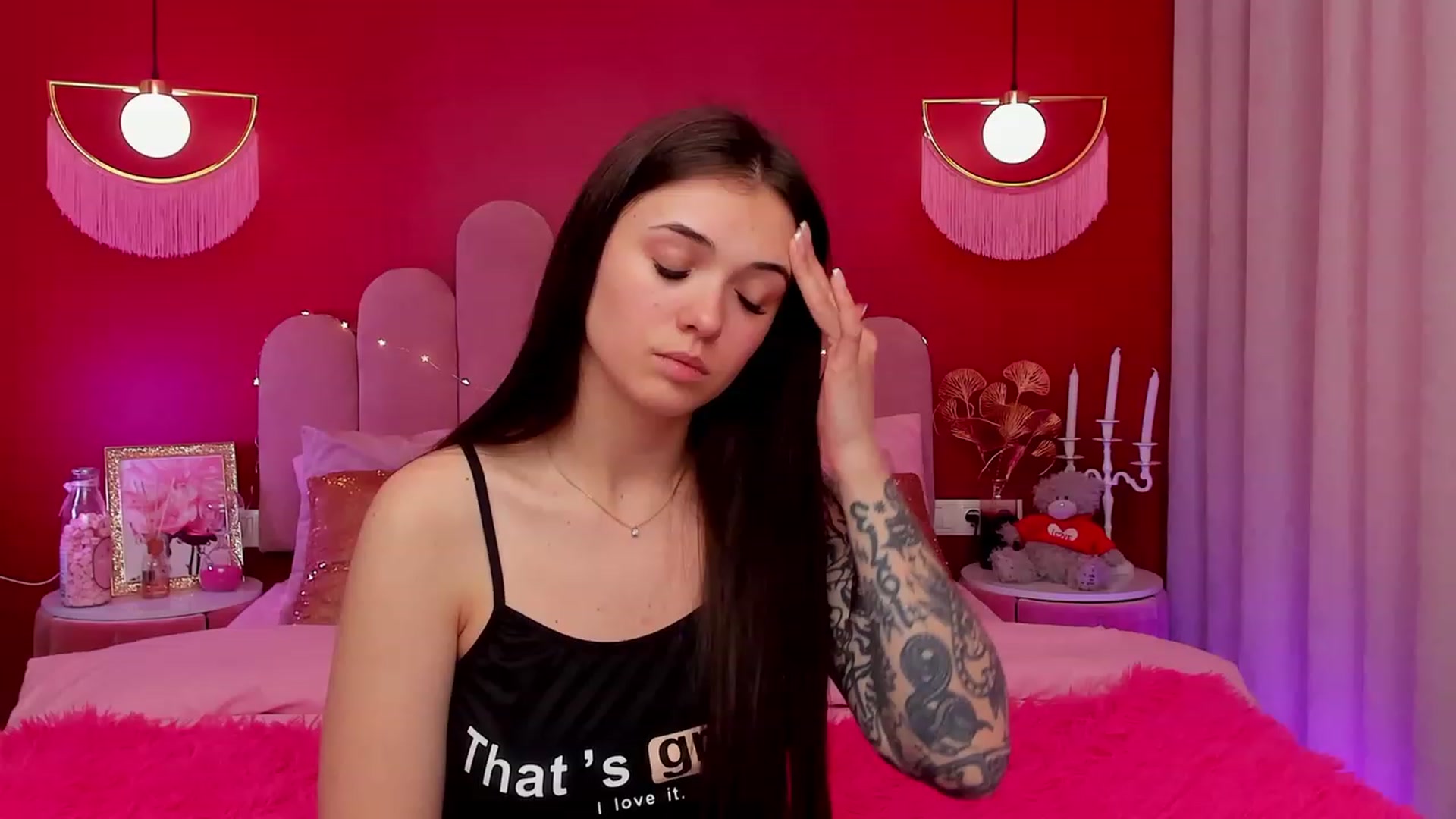 Gallery image thumbnail from AmeliaMFC's myfreecams stream on, 03/28/2023, 12:04 image 4 of 20