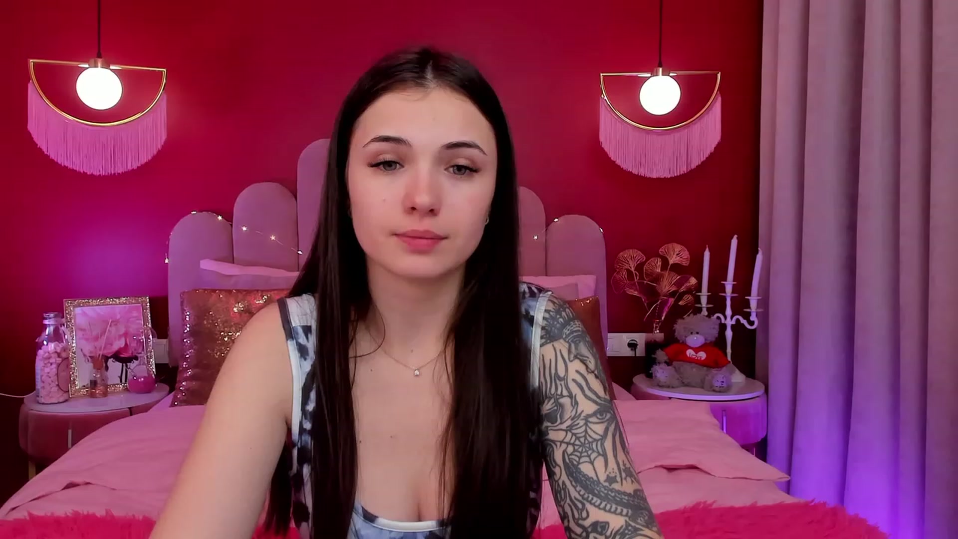 Gallery image thumbnail from AmeliaMFC's myfreecams stream on, 03/29/2023, 19:02 image 15 of 20