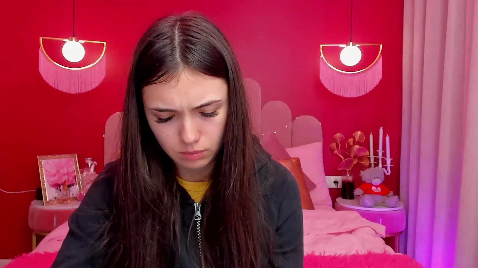 Gallery image thumbnail from AmeliaMFC's myfreecams stream on, 04/03/2023, 12:24 image 18 of 20