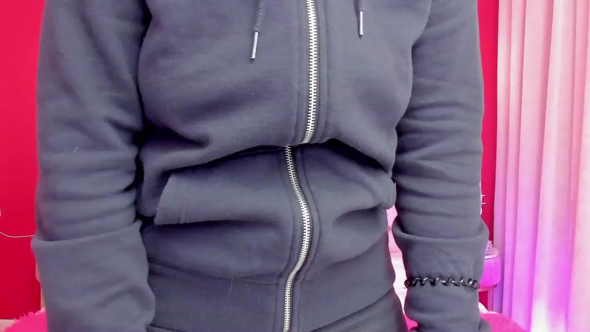 Gallery image thumbnail from AmeliaMFC's myfreecams stream on, 04/03/2023, 12:40 image 18 of 20