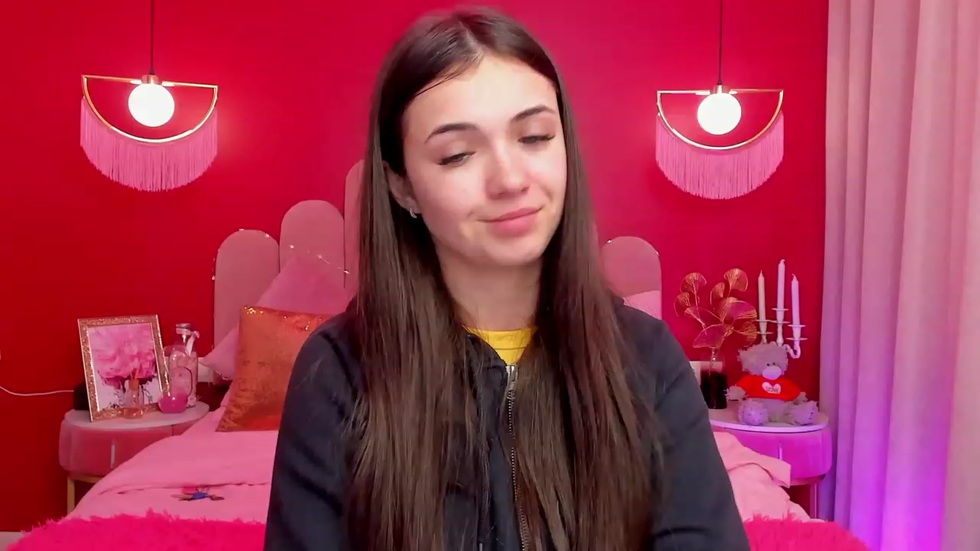 Gallery image thumbnail from AmeliaMFC's myfreecams stream on, 04/03/2023, 12:40 image 10 of 20