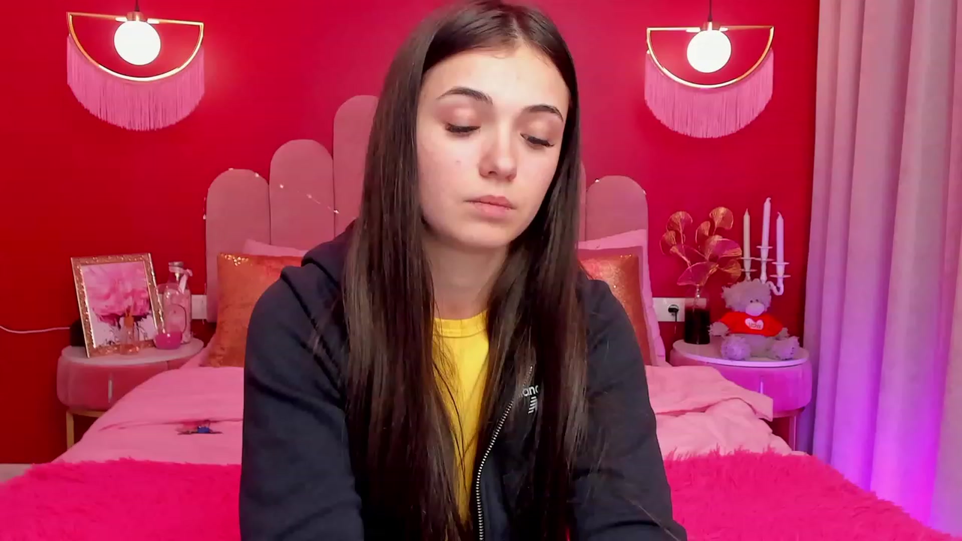 Gallery image thumbnail from AmeliaMFC's myfreecams stream on, 04/03/2023, 15:41 image 5 of 20