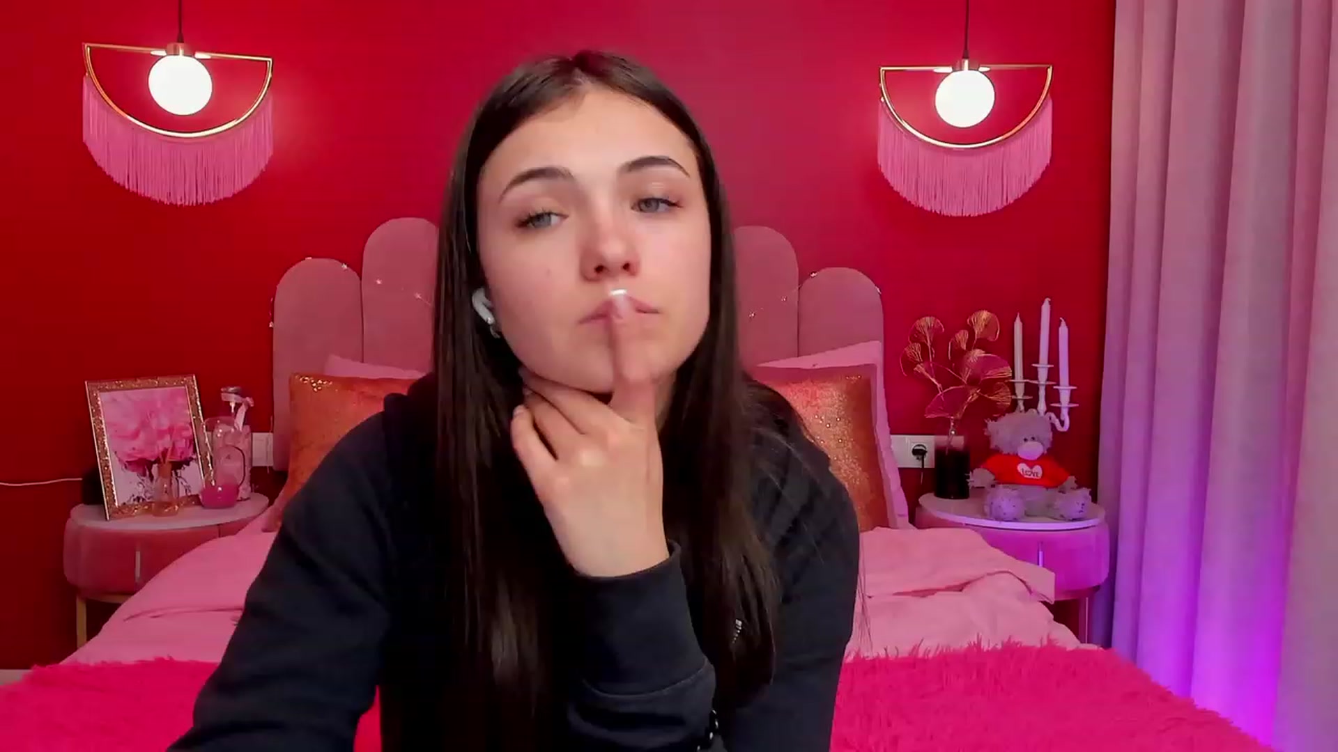 Gallery image thumbnail from AmeliaMFC's myfreecams stream on, 04/03/2023, 17:43 image 3 of 20