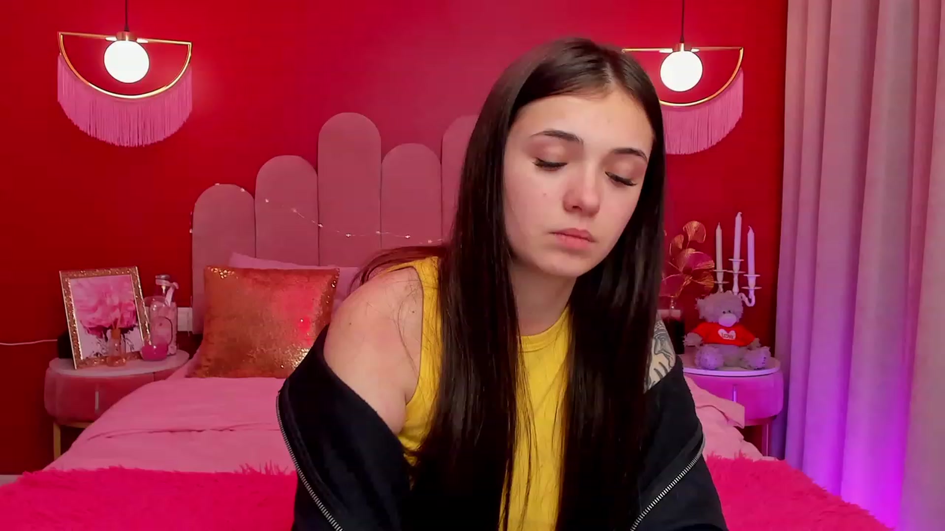 Gallery image thumbnail from AmeliaMFC's myfreecams stream on, 04/03/2023, 17:43 image 19 of 20