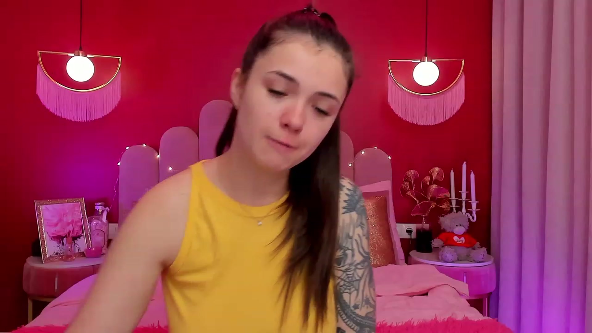 Gallery image thumbnail from AmeliaMFC's myfreecams stream on, 04/04/2023, 07:55 image 8 of 20
