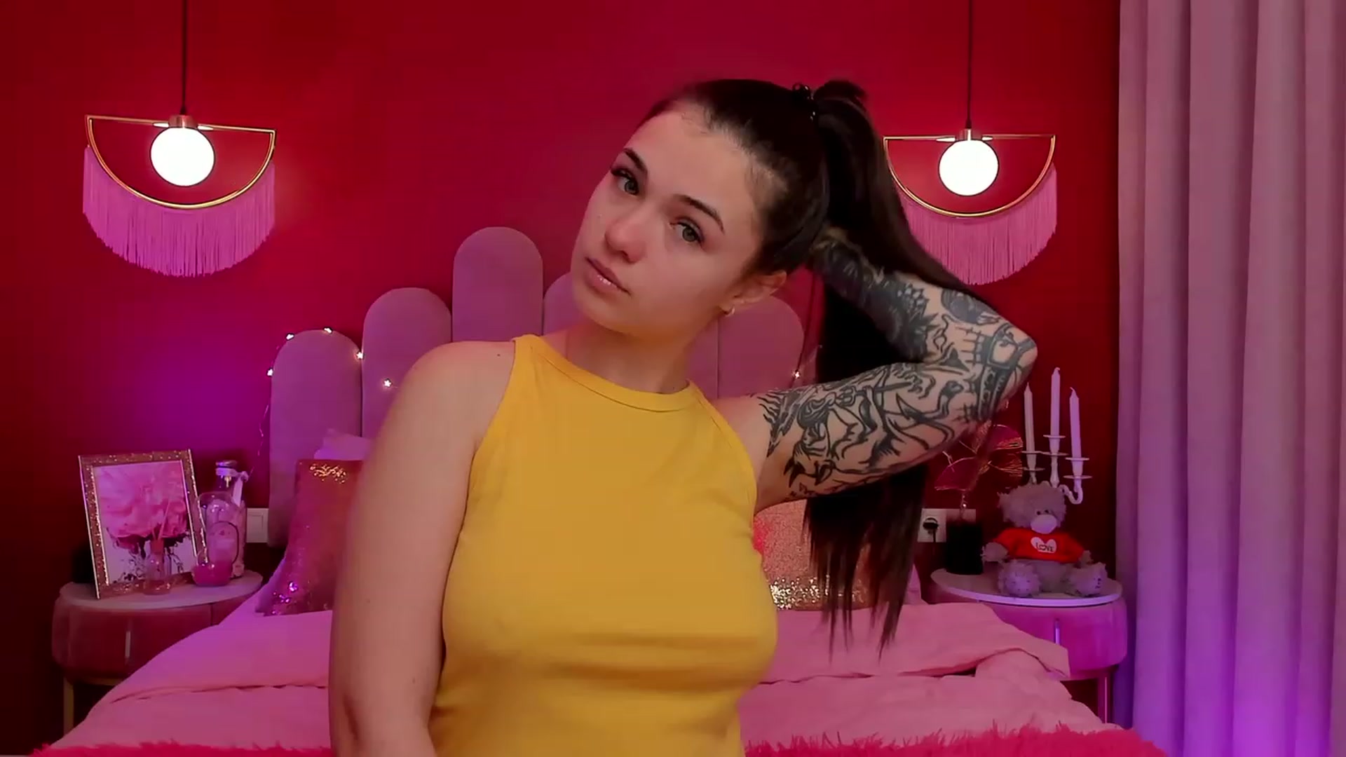 Gallery image thumbnail from AmeliaMFC's myfreecams stream on, 04/04/2023, 07:55 image 7 of 20