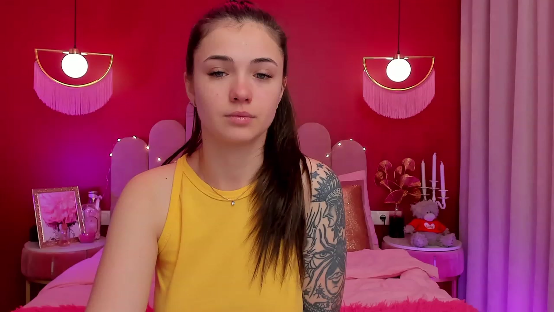 Gallery image thumbnail from AmeliaMFC's myfreecams stream on, 04/04/2023, 07:55 image 9 of 20