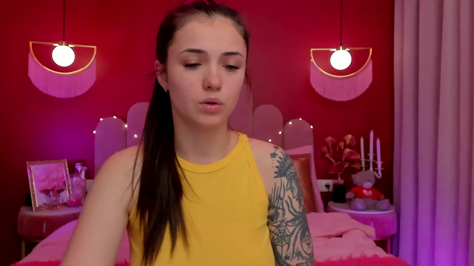 Gallery image thumbnail from AmeliaMFC's myfreecams stream on, 04/04/2023, 08:03 image 5 of 20