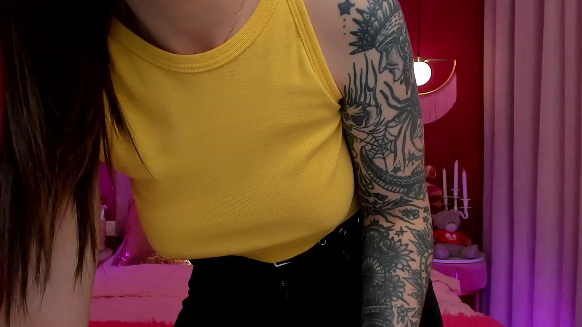 Gallery image thumbnail from AmeliaMFC's myfreecams stream on, 04/04/2023, 08:03 image 2 of 20