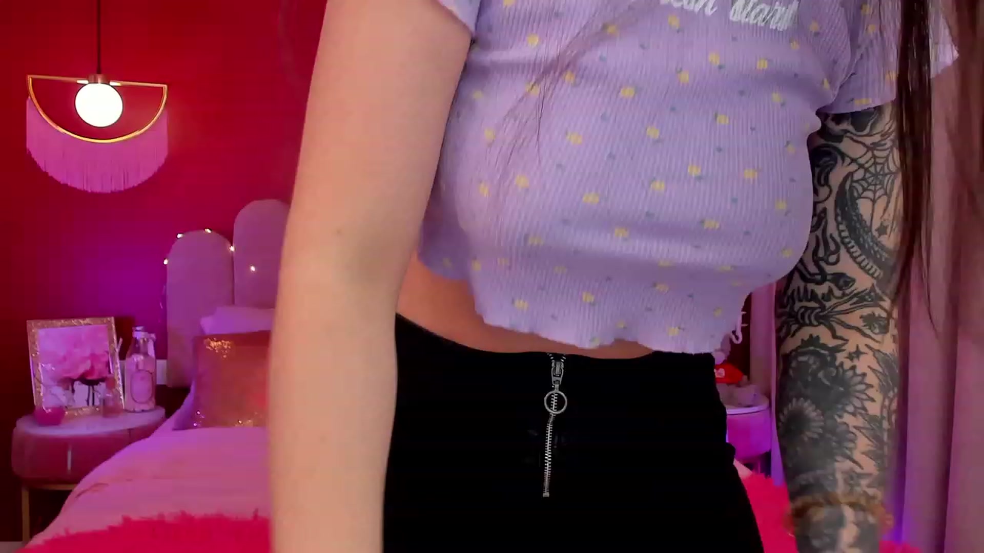 Gallery image thumbnail from AmeliaMFC's myfreecams stream on, 04/05/2023, 13:49 image 2 of 20