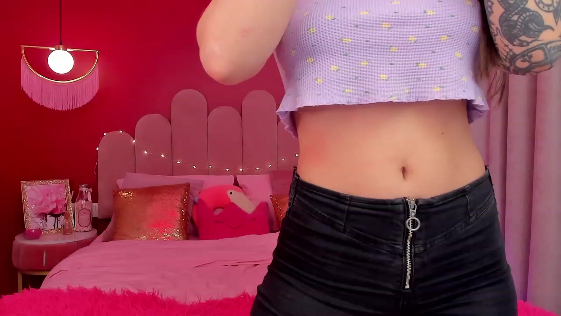 Gallery image thumbnail from AmeliaMFC's myfreecams stream on, 04/05/2023, 19:48 image 5 of 20