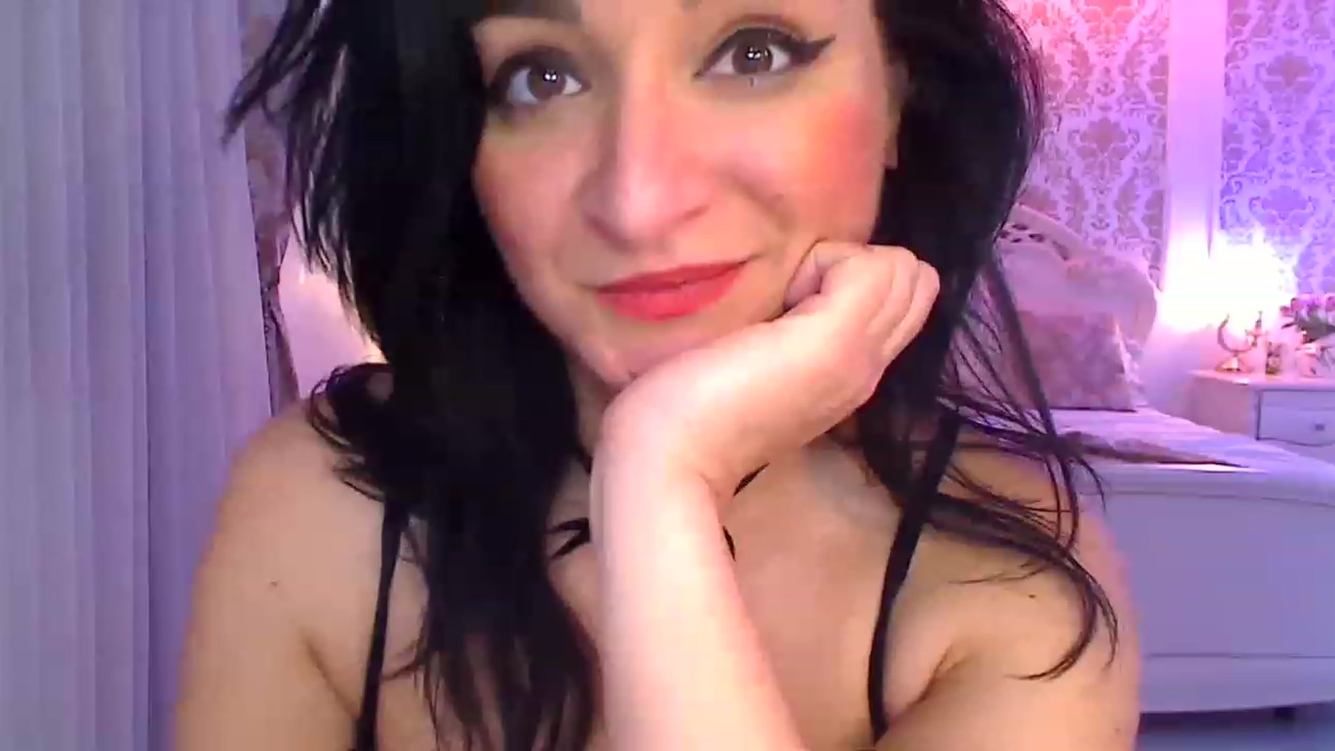 Gallery image thumbnail from AmeliaNaked's myfreecams stream on, 11/17/2022, 07:24 image 18 of 20