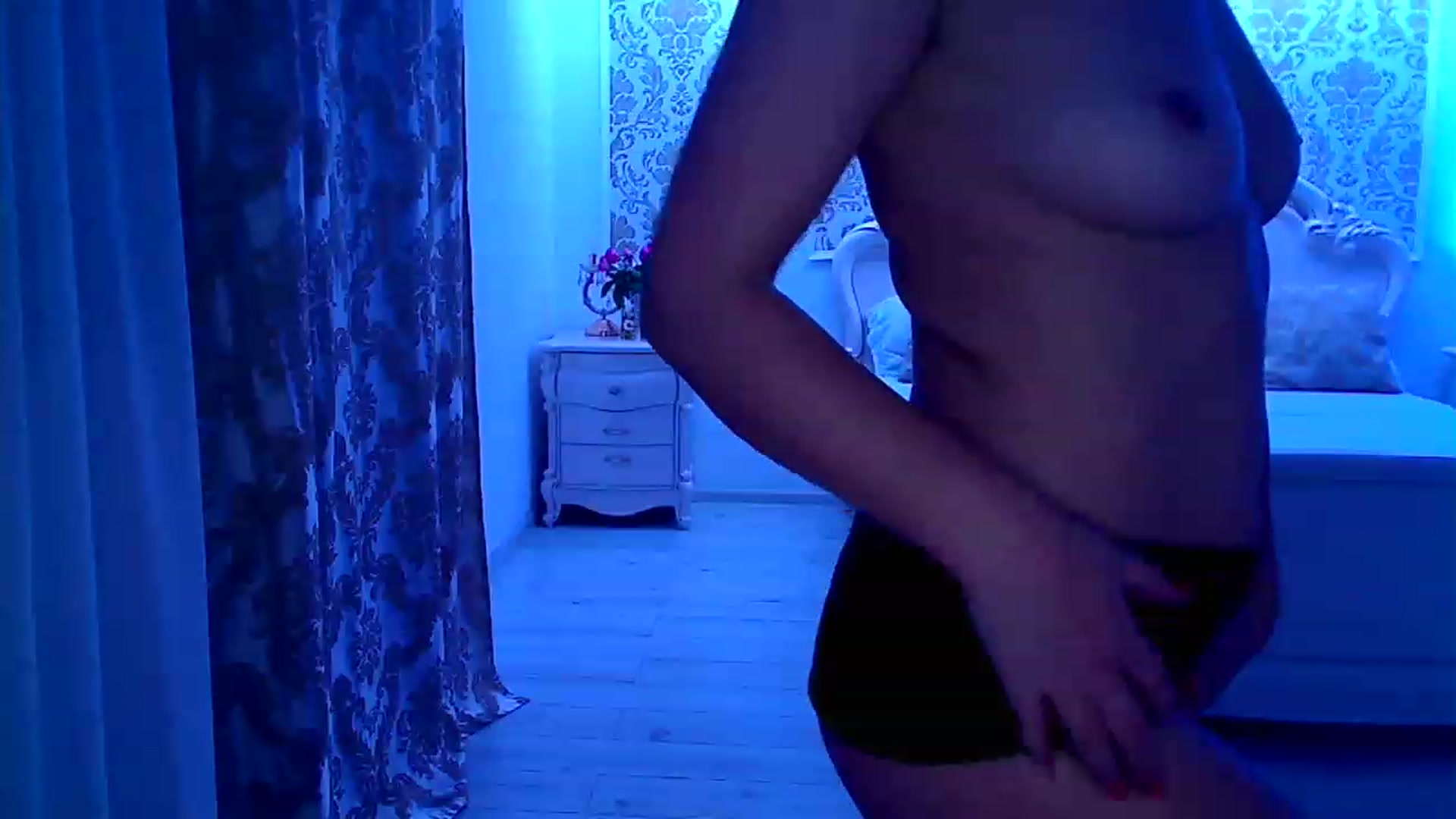 Gallery image thumbnail from AmeliaNaked's myfreecams stream on, 11/18/2022, 09:53 image 3 of 20