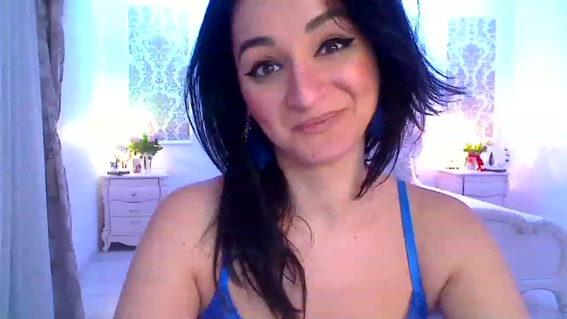 Gallery image thumbnail from AmeliaNaked's myfreecams stream on, 11/23/2022, 09:18 image 9 of 20
