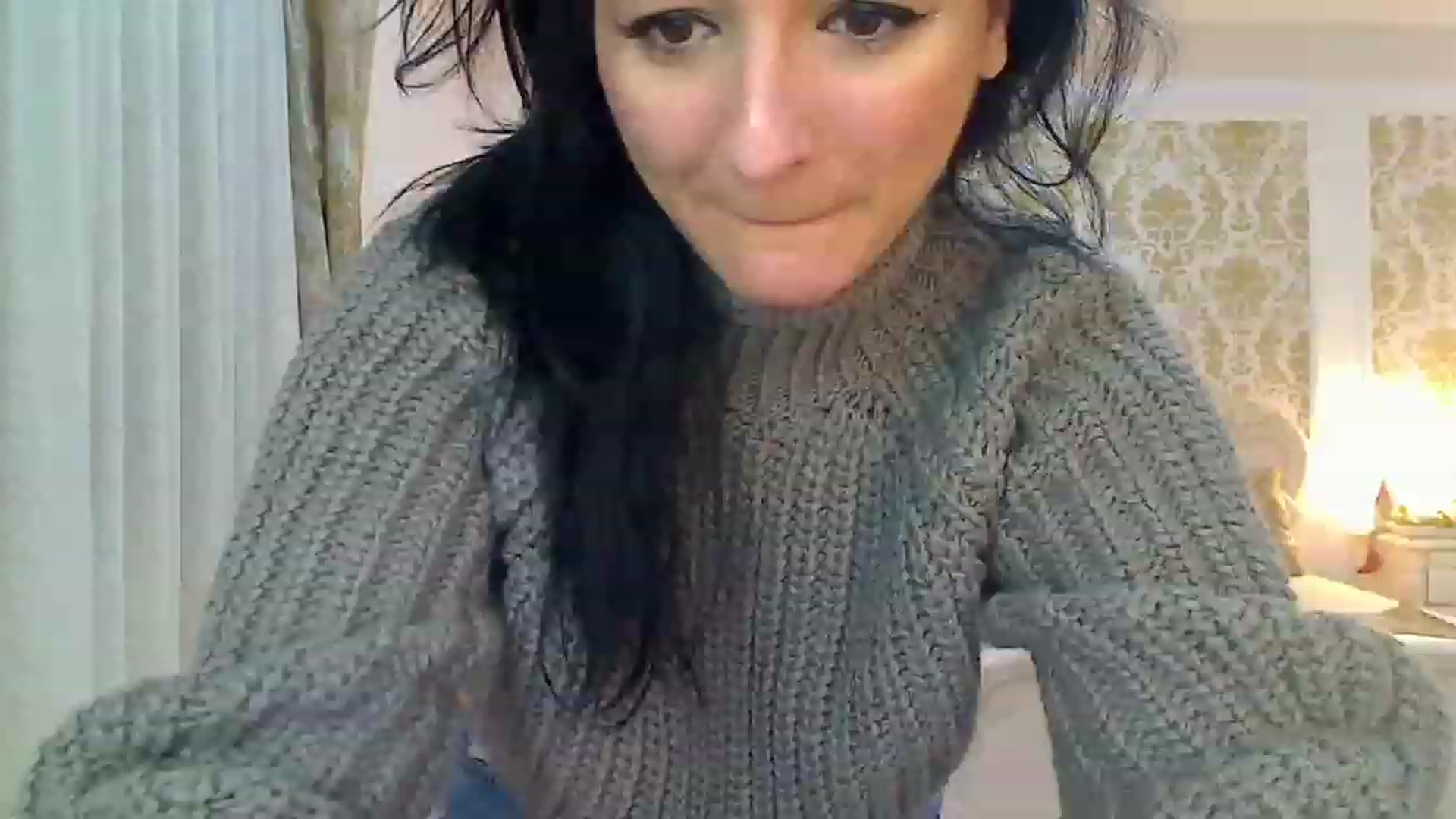Gallery image thumbnail from AmeliaNaked's myfreecams stream on, 12/10/2022, 06:35 image 6 of 20