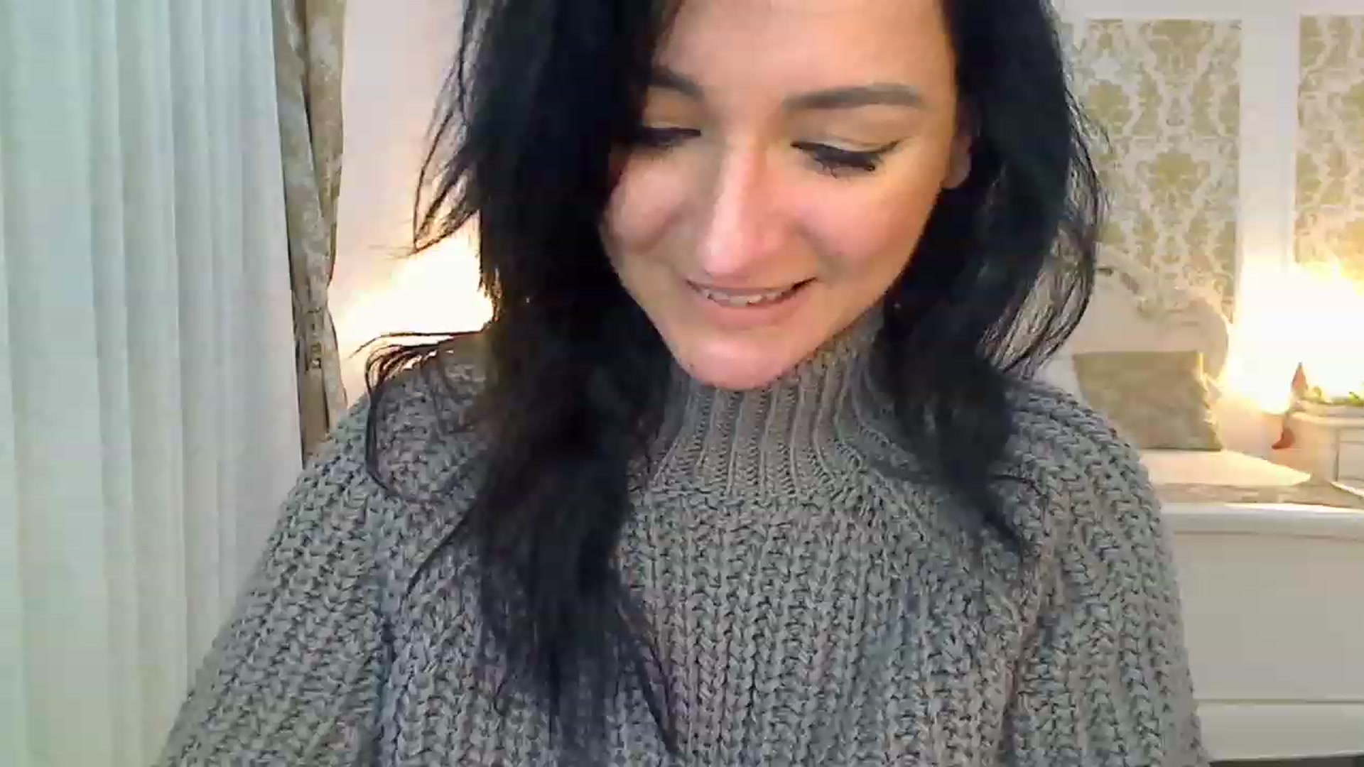 Gallery image thumbnail from AmeliaNaked's myfreecams stream on, 12/10/2022, 06:35 image 2 of 20