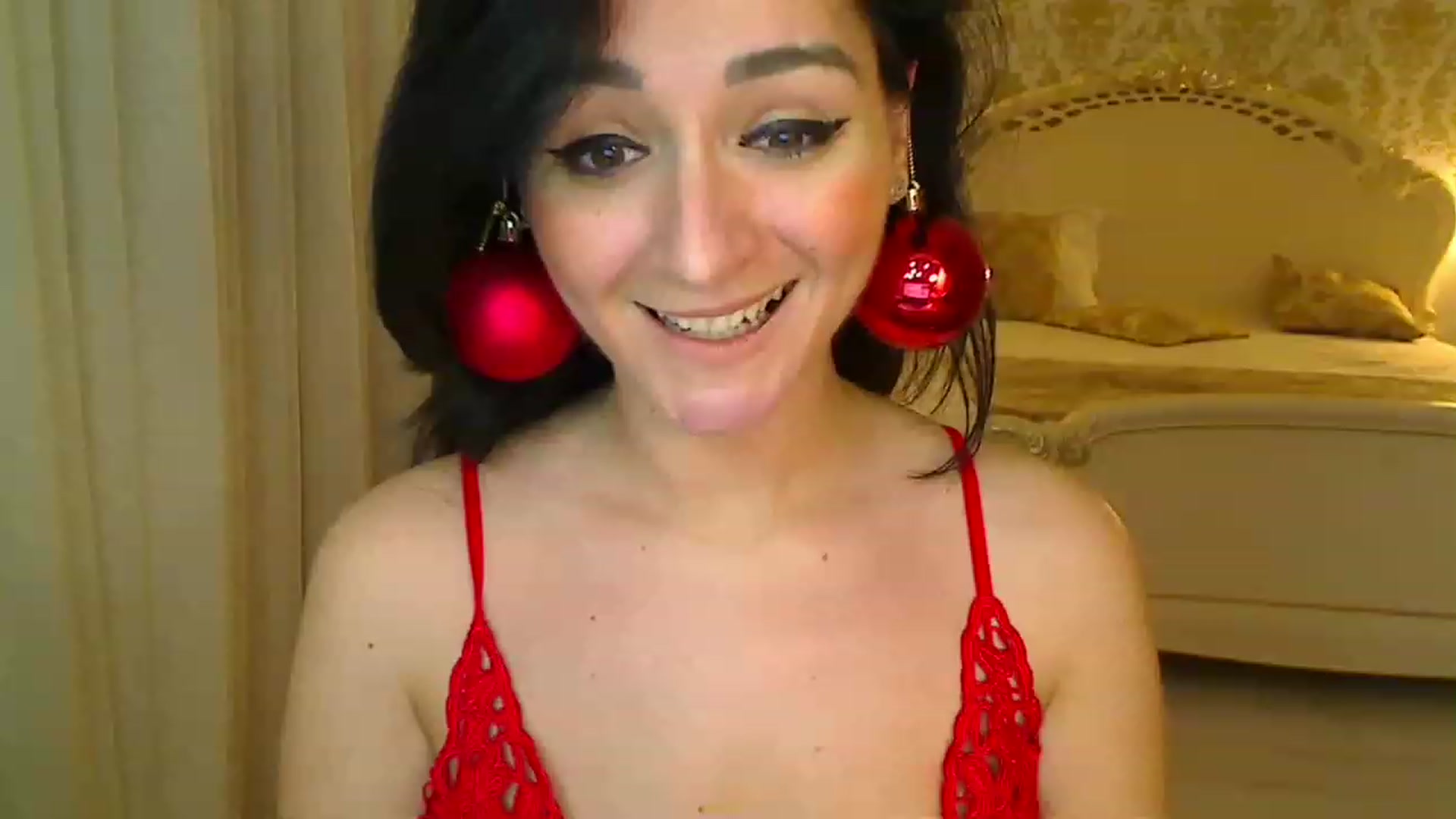 Gallery image thumbnail from AmeliaNaked's myfreecams stream on, 12/18/2022, 07:04 image 15 of 20
