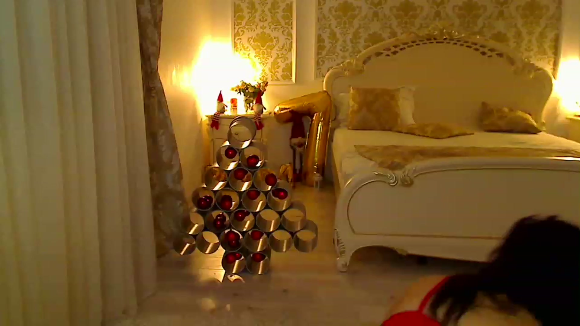Gallery image thumbnail from AmeliaNaked's myfreecams stream on, 12/18/2022, 08:32 image 8 of 20