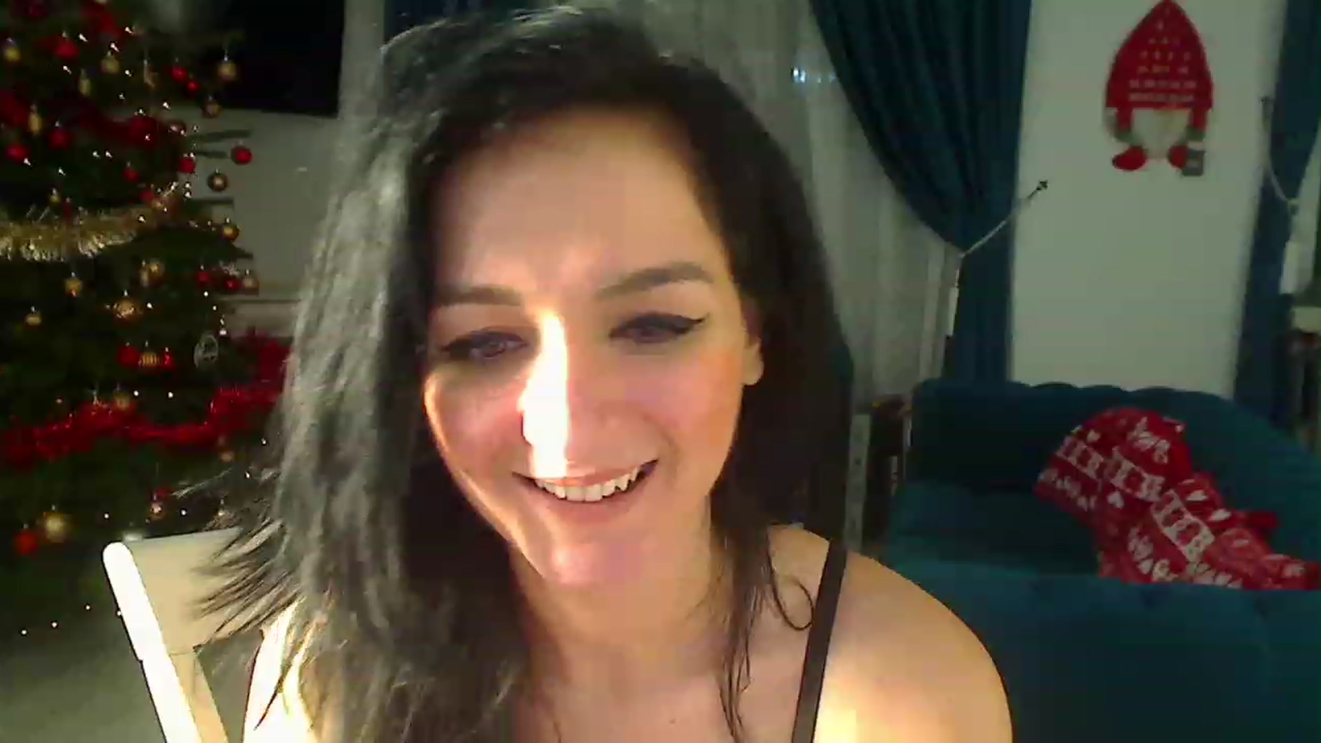 Gallery image thumbnail from AmeliaNaked's myfreecams stream on, 12/23/2022, 08:01 image 3 of 20