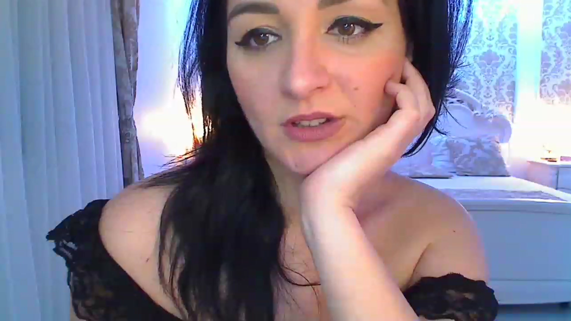 Gallery image thumbnail from AmeliaNaked's myfreecams stream on, 12/29/2022, 09:06 image 3 of 20