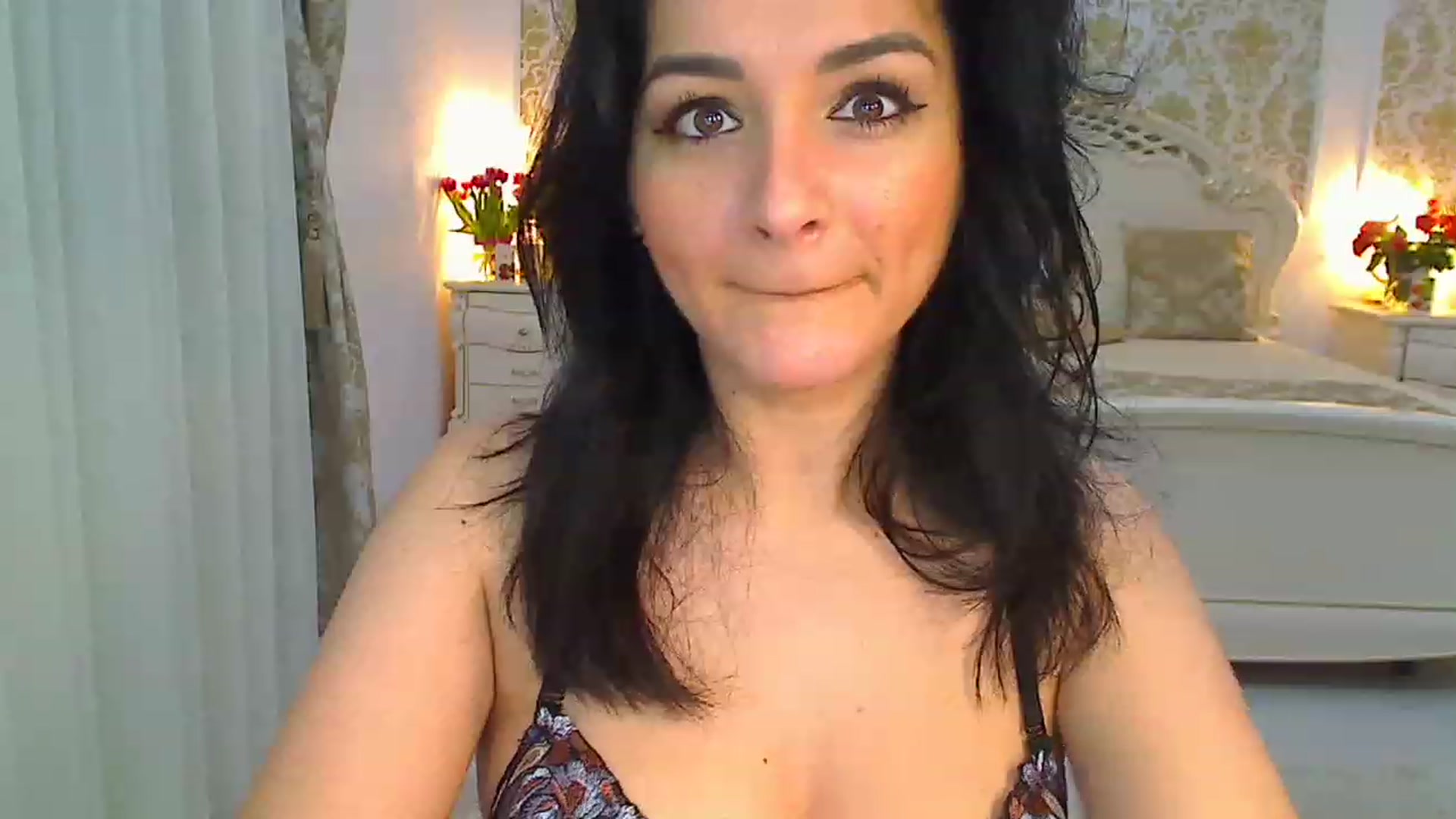 Gallery image thumbnail from AmeliaNaked's myfreecams stream on, 01/19/2023, 08:09 image 4 of 20