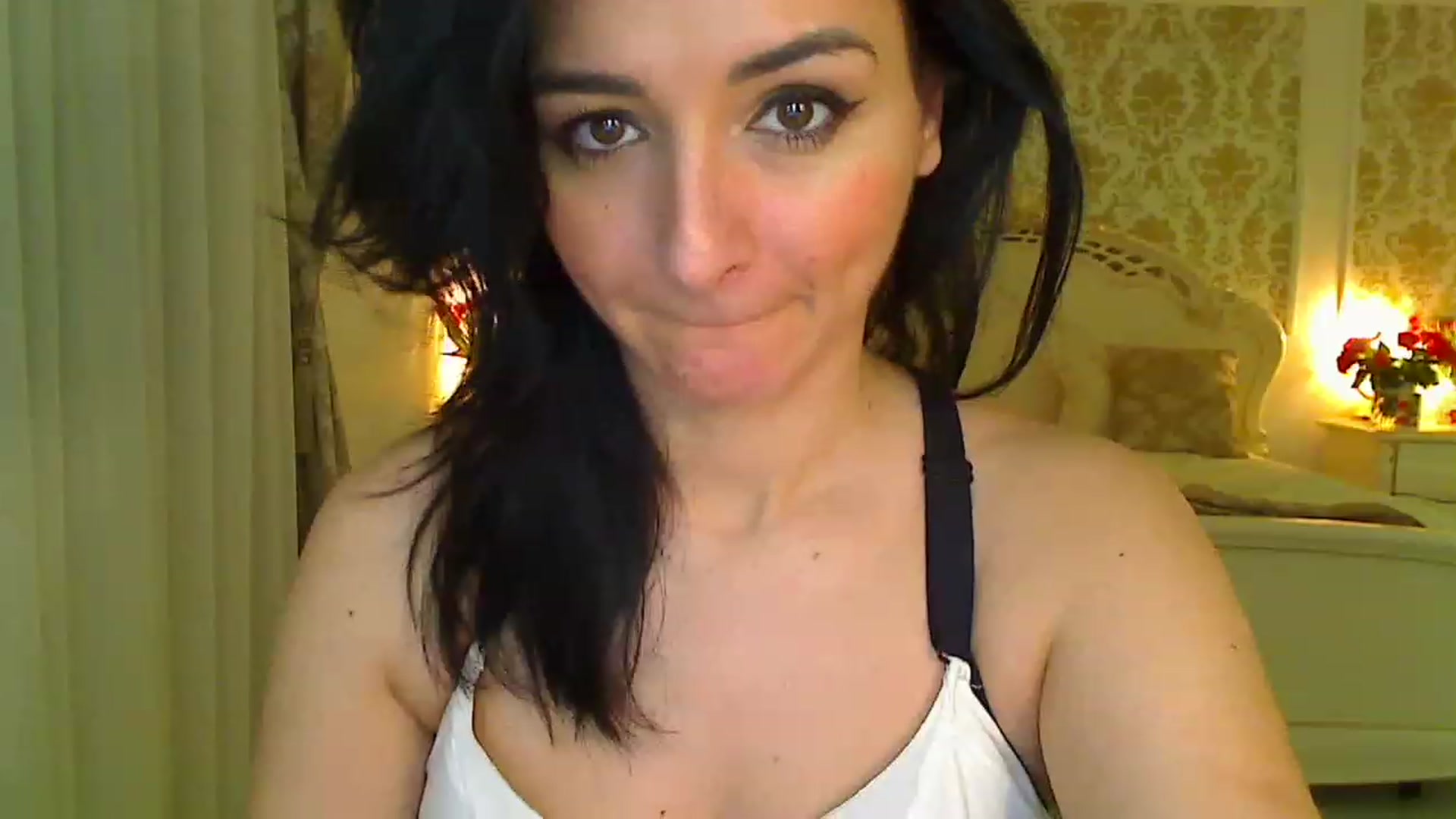 Gallery image thumbnail from AmeliaNaked's myfreecams stream on, 01/19/2023, 08:09 image 16 of 20