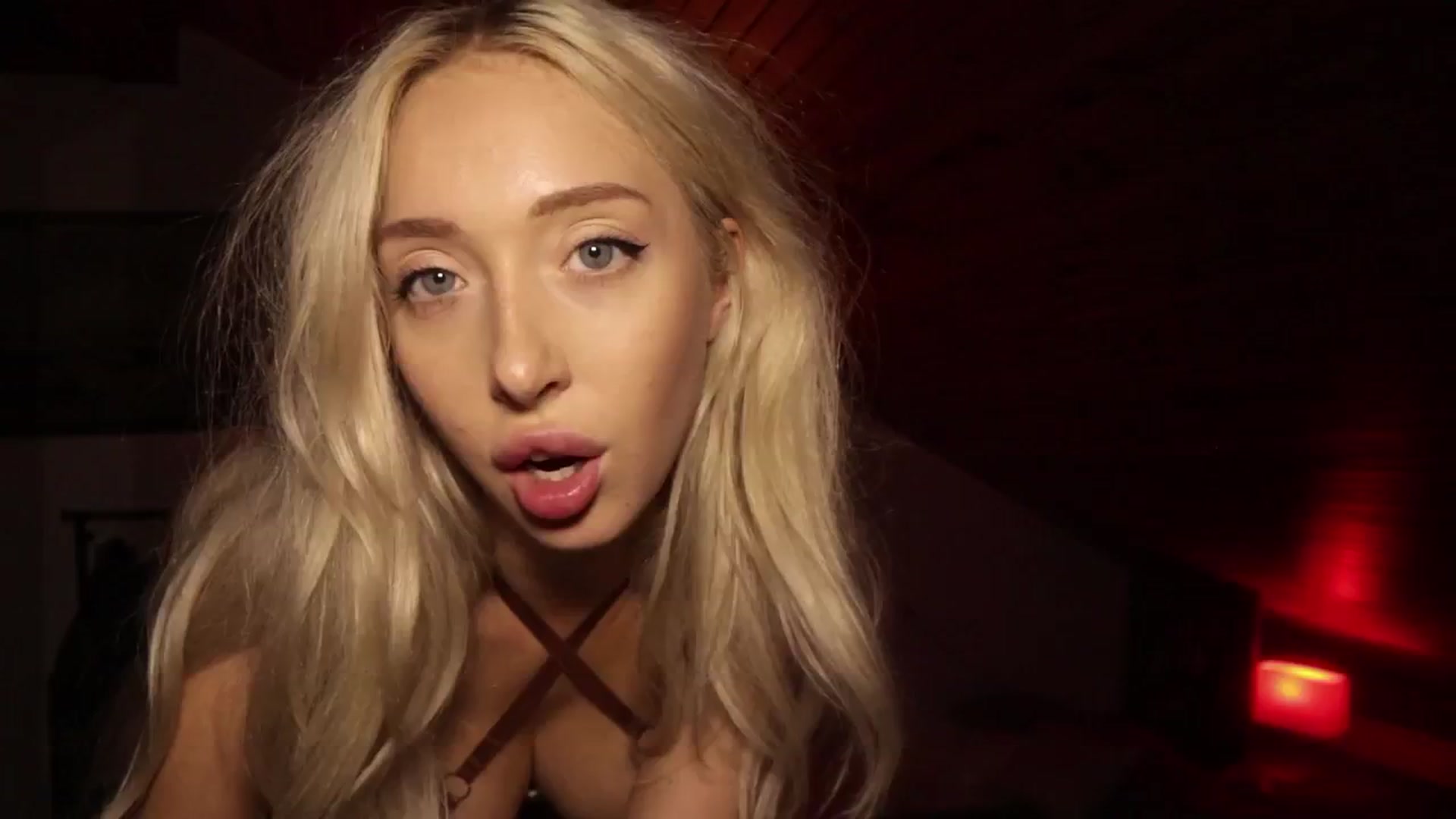 Gallery image thumbnail from AmeliaRussso's myfreecams stream on, 09/08/2025, 19:32 image 15 of 20