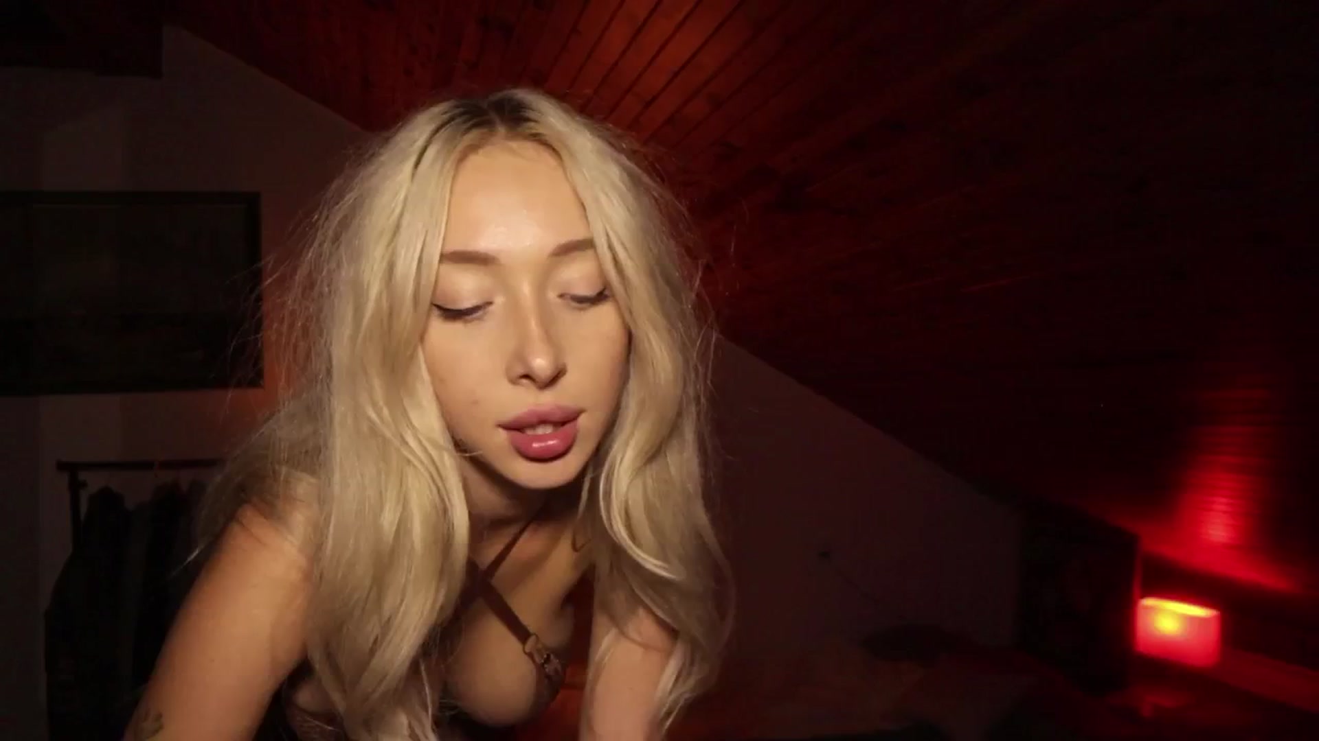 Gallery image thumbnail from AmeliaRussso's myfreecams stream on, 09/08/2025, 19:32 image 14 of 20
