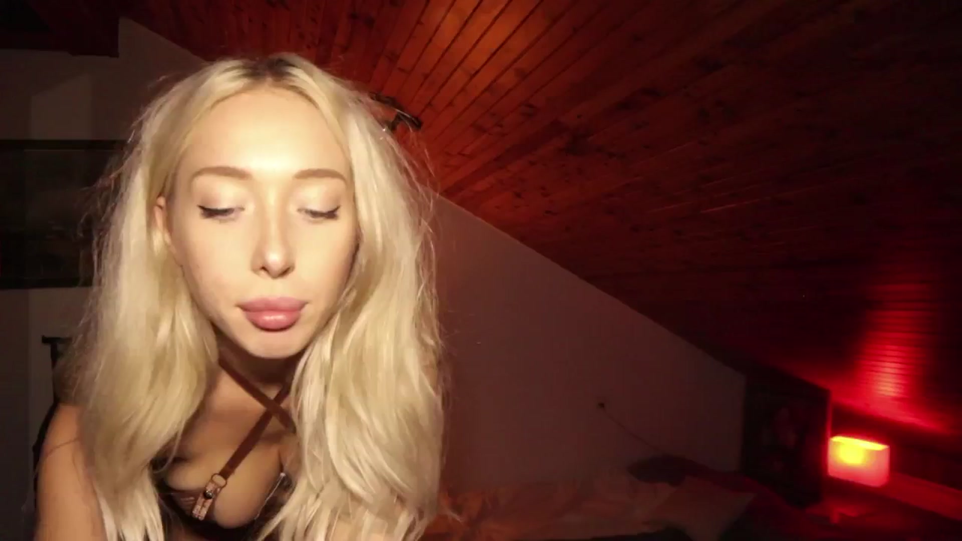 Gallery image thumbnail from AmeliaRussso's myfreecams stream on, 09/08/2025, 19:32 image 16 of 20