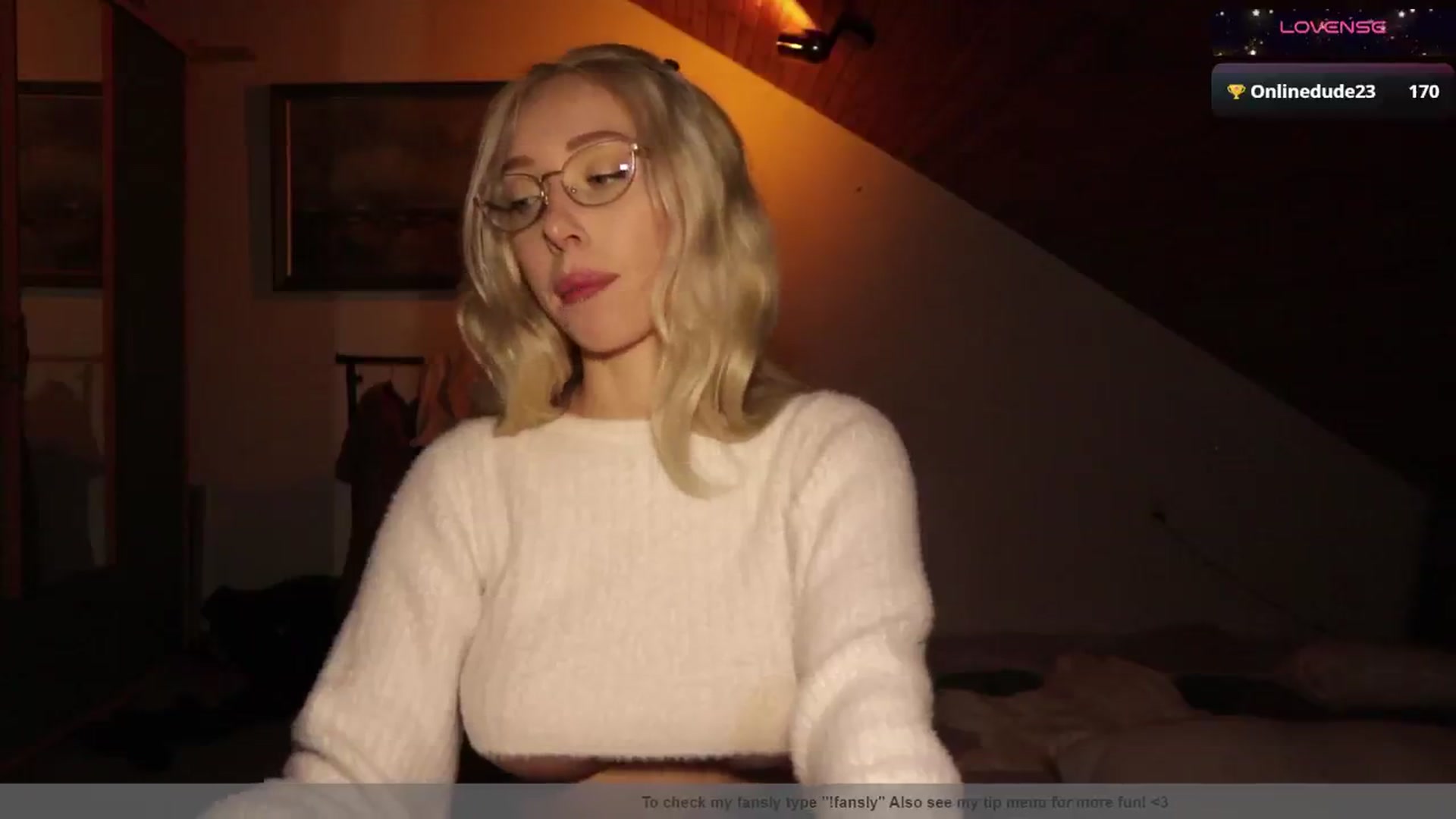 Gallery image thumbnail from AmeliaRussso's myfreecams stream on, 10/01/2025, 17:38 image 16 of 20