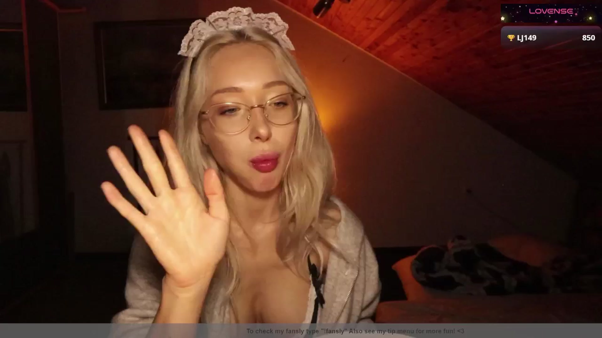 Gallery image thumbnail from AmeliaRussso's myfreecams stream on, 10/11/2025, 09:31 image 6 of 20
