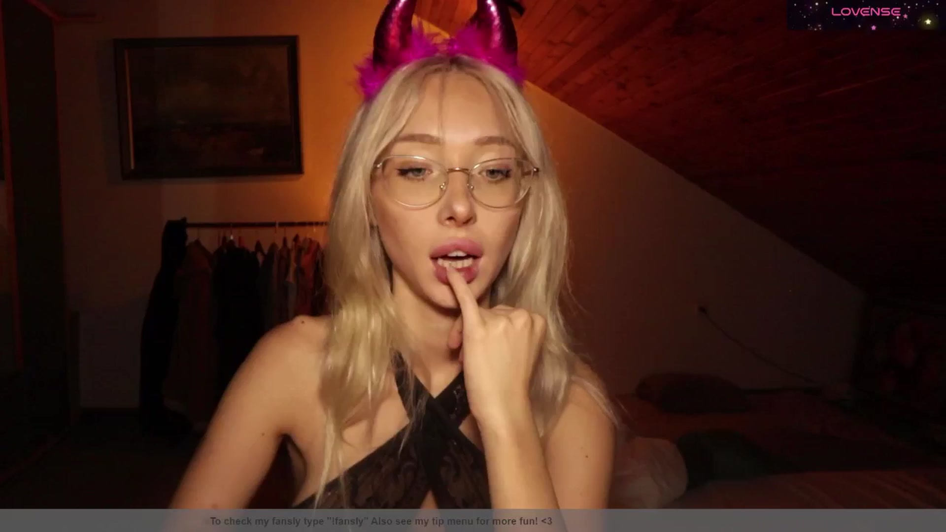 Gallery image thumbnail from AmeliaRussso's myfreecams stream on, 10/16/2025, 18:03 image 1 of 20