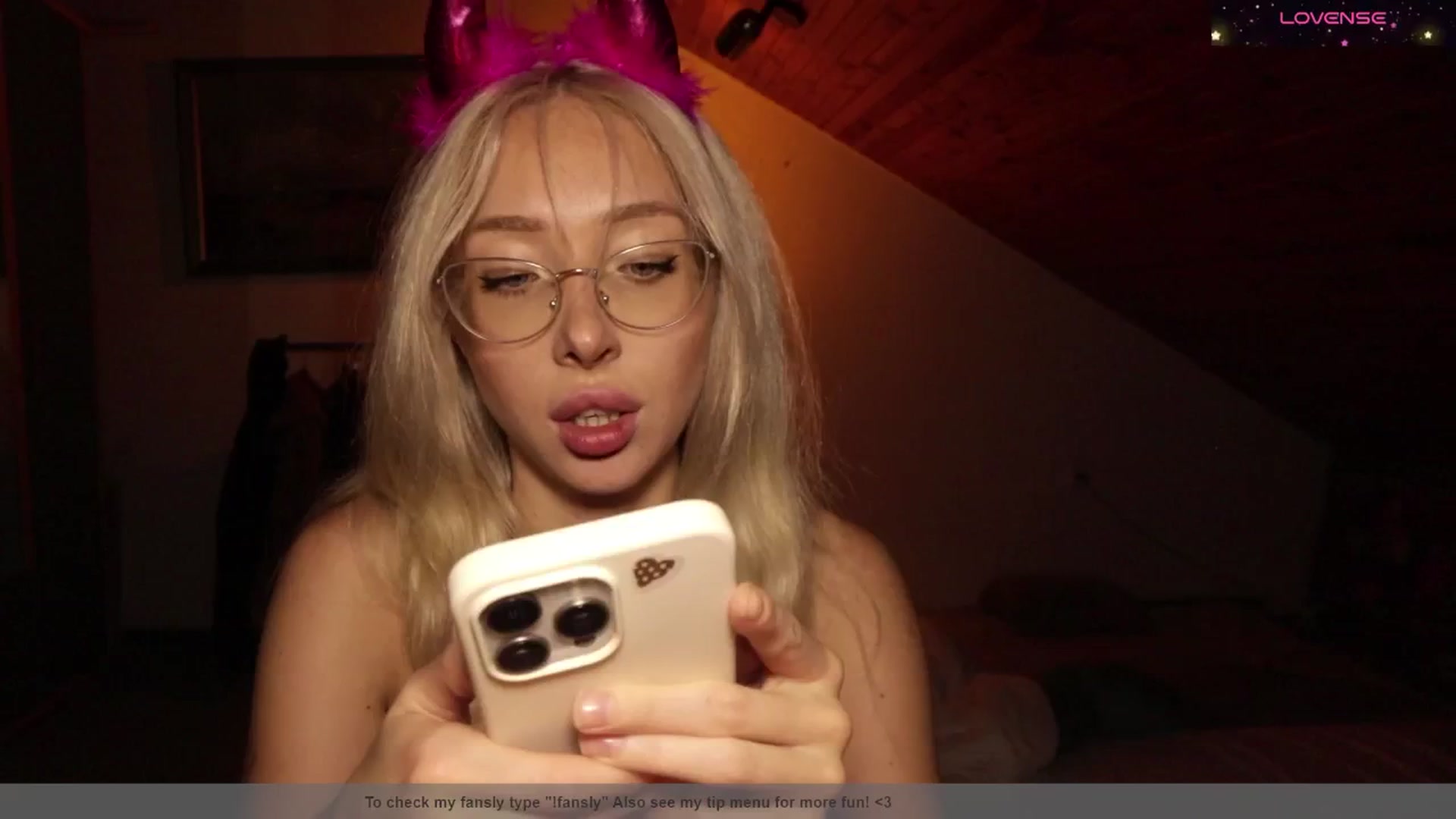 Gallery image thumbnail from AmeliaRussso's myfreecams stream on, 10/16/2025, 18:03 image 17 of 20
