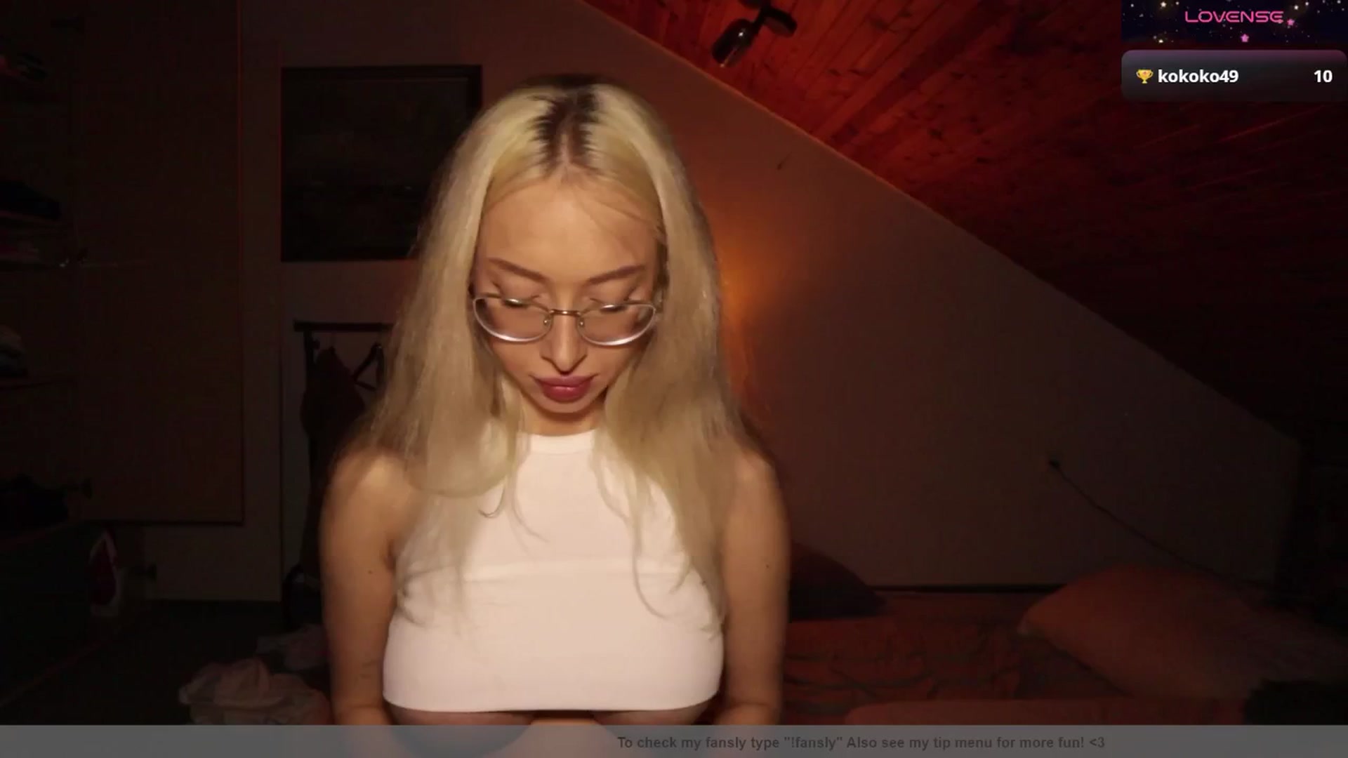 Gallery image thumbnail from AmeliaRussso's myfreecams stream on, 10/22/2025, 18:21 image 14 of 20