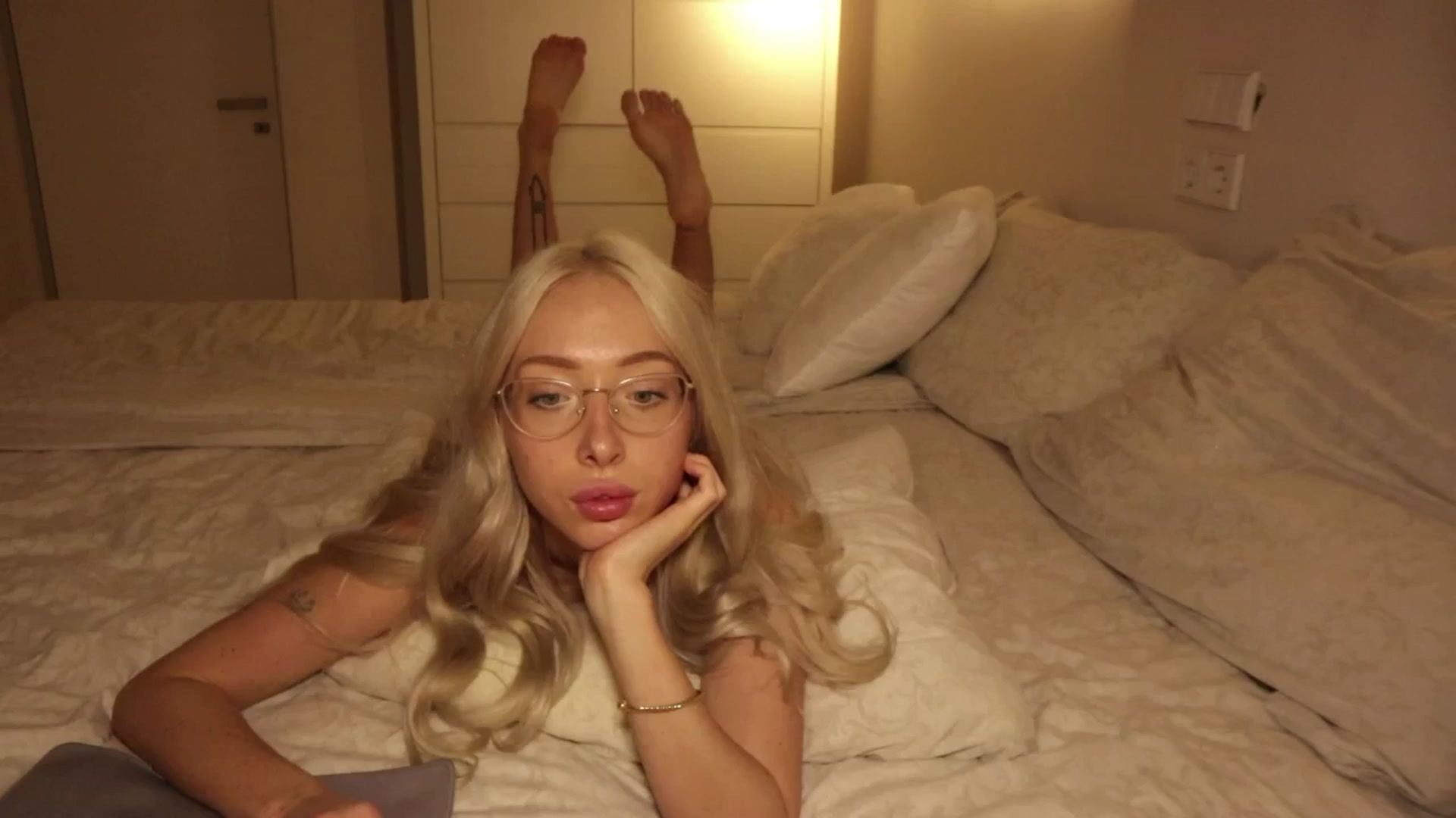 Gallery image thumbnail from AmeliaRussso's myfreecams stream on, 11/06/2025, 09:21 image 5 of 20