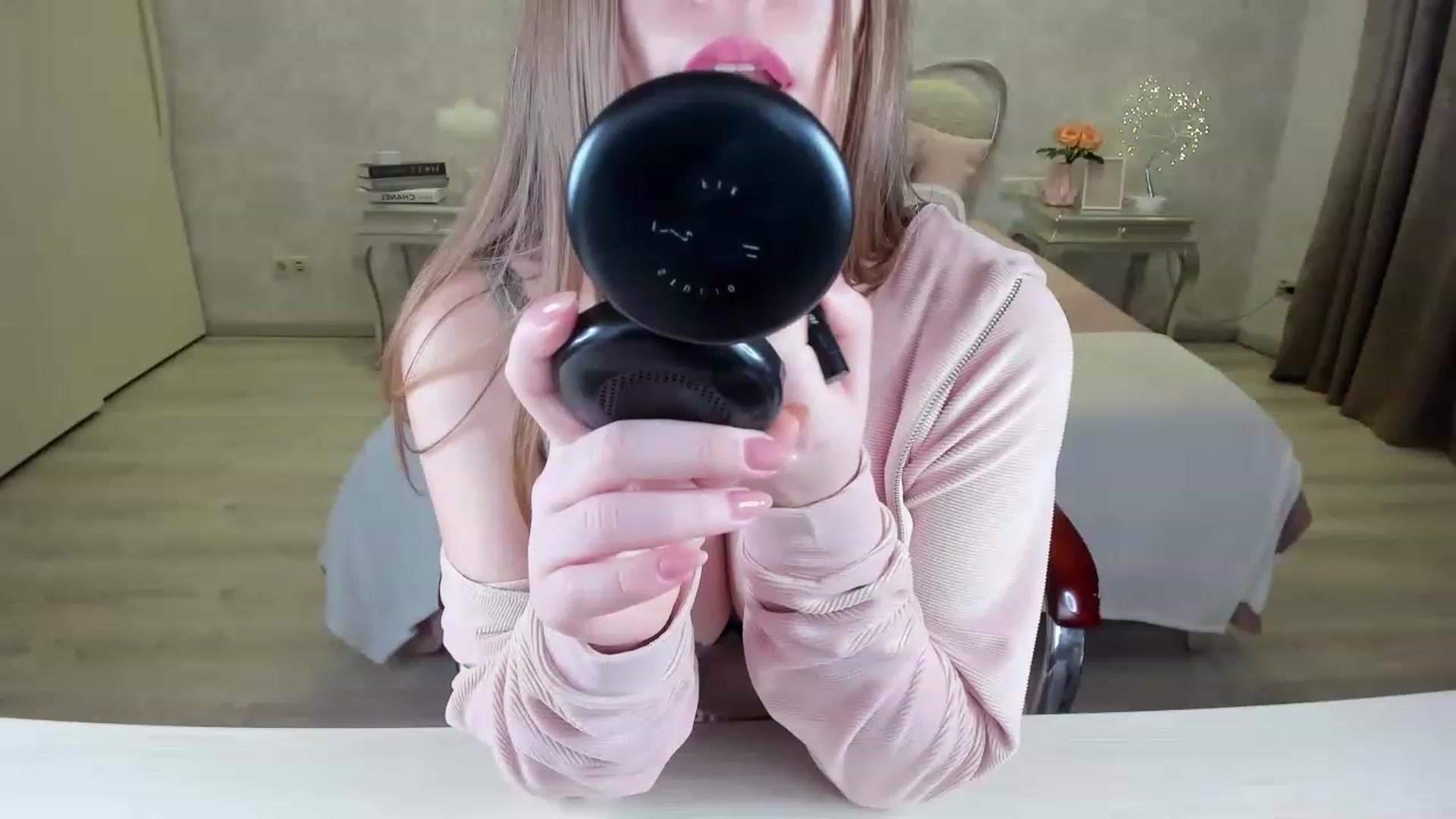 Gallery image thumbnail from AmeliaSue's myfreecams stream on, 01/17/2023, 24:24 image 3 of 20