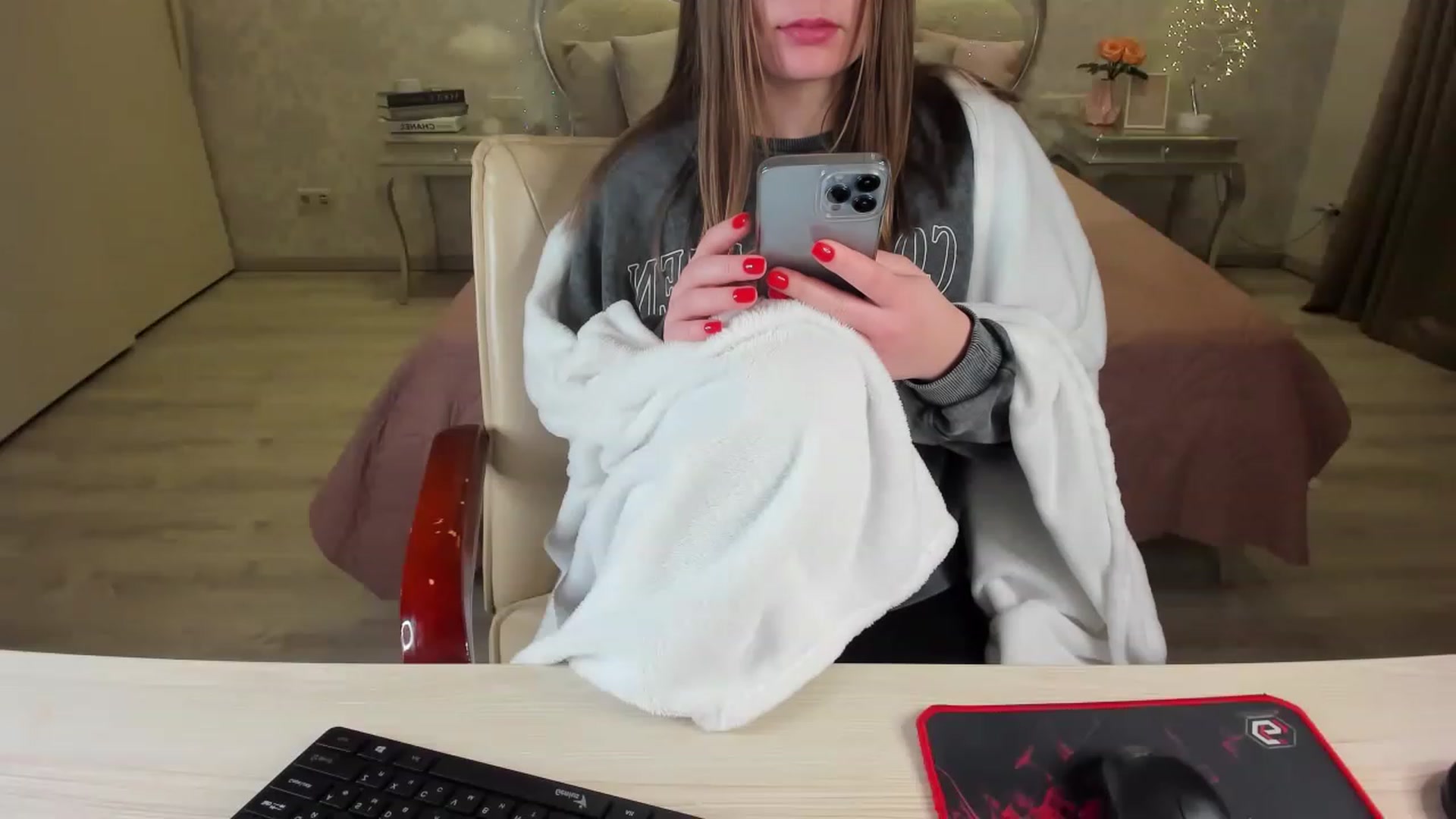 Gallery image thumbnail from AmeliaSue's myfreecams stream on, 01/18/2023, 24:02 image 5 of 20