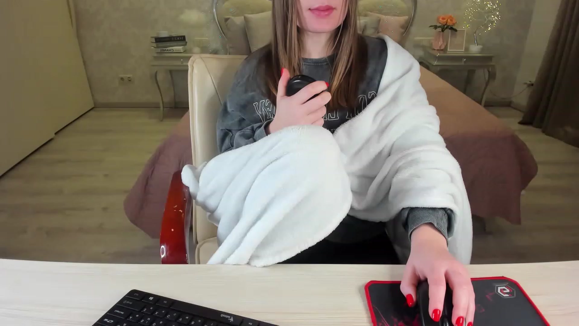Gallery image thumbnail from AmeliaSue's myfreecams stream on, 01/18/2023, 24:02 image 17 of 20
