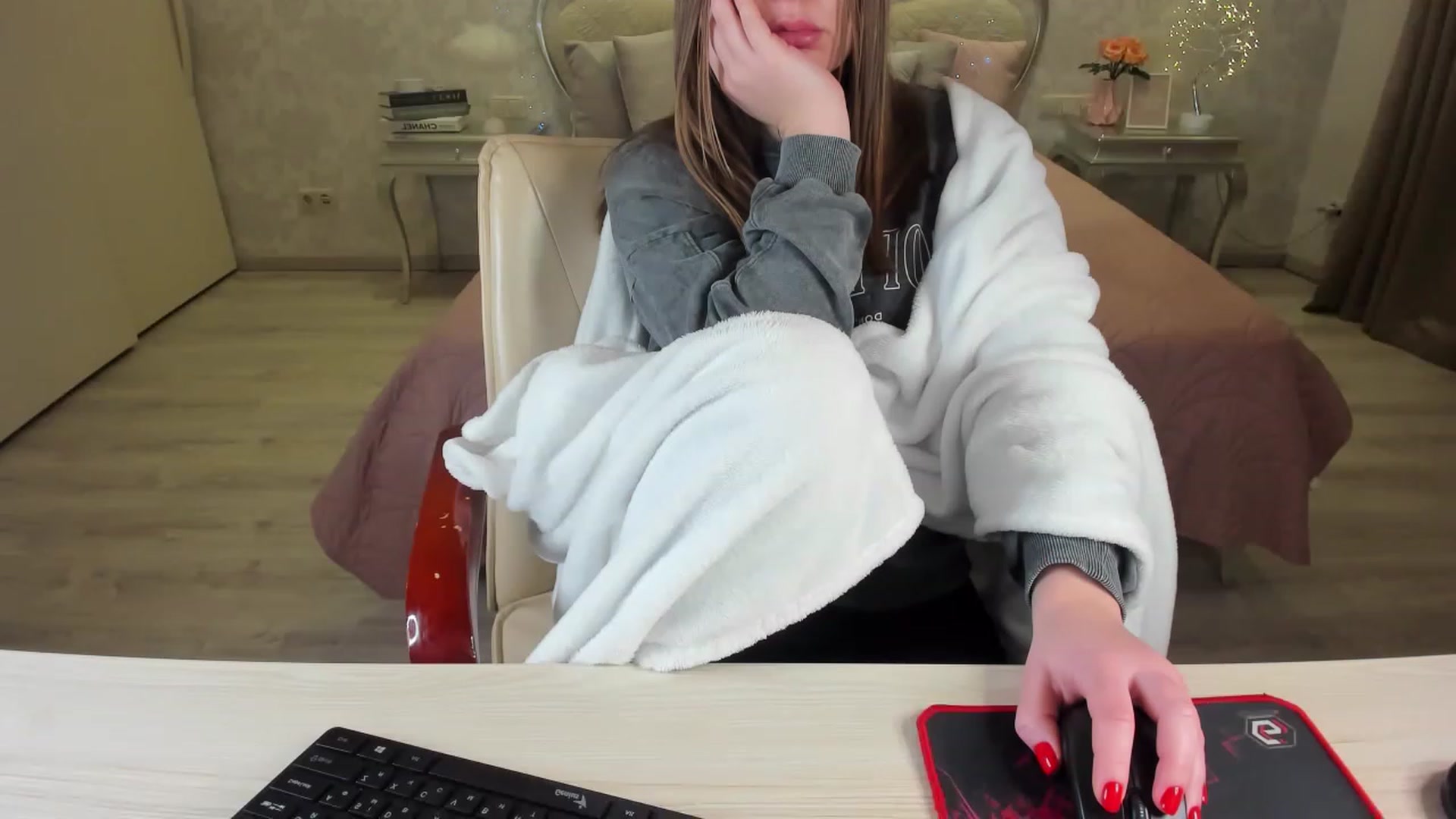 Gallery image thumbnail from AmeliaSue's myfreecams stream on, 01/18/2023, 24:02 image 15 of 20