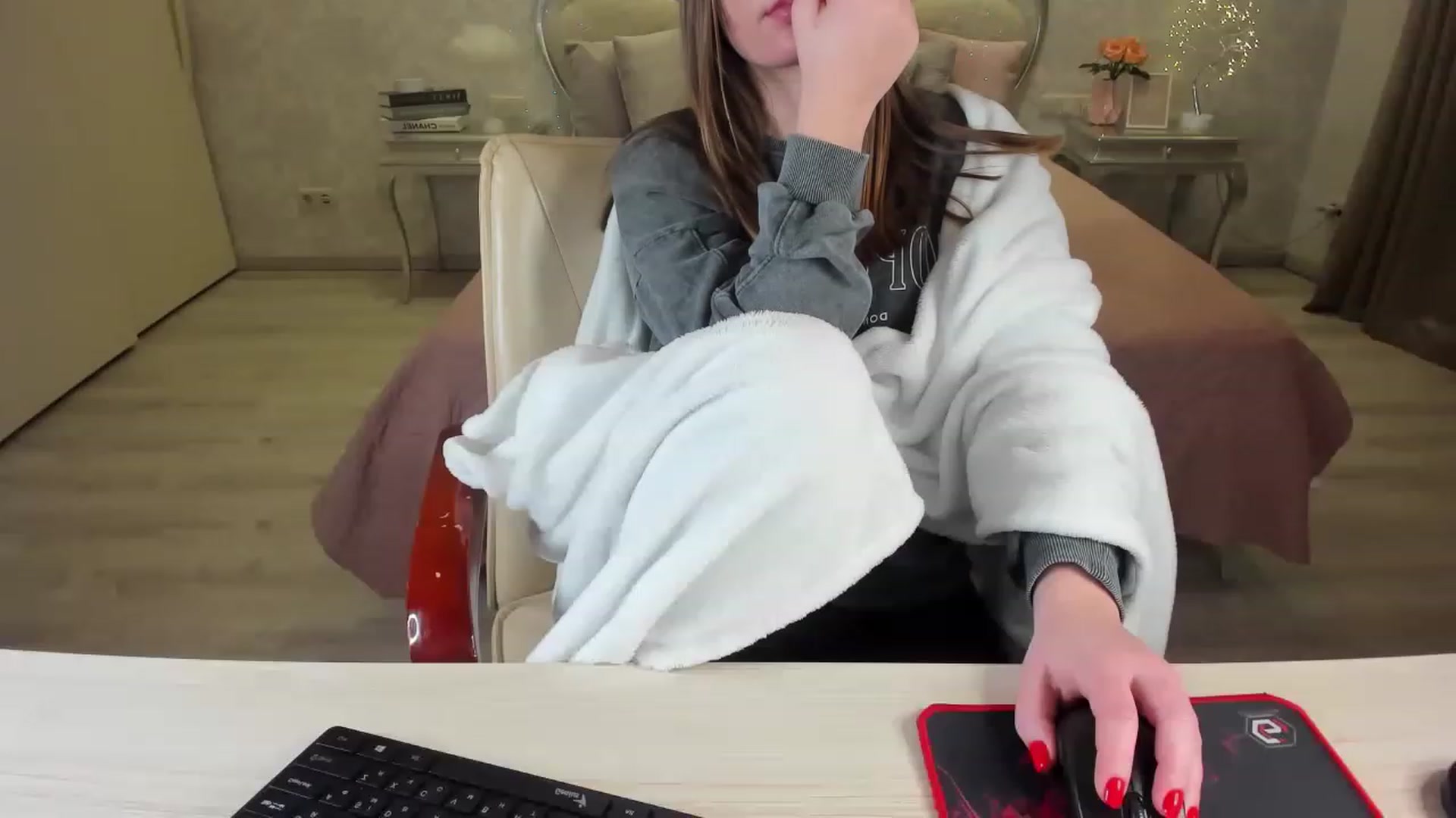 Gallery image thumbnail from AmeliaSue's myfreecams stream on, 01/18/2023, 24:02 image 16 of 20