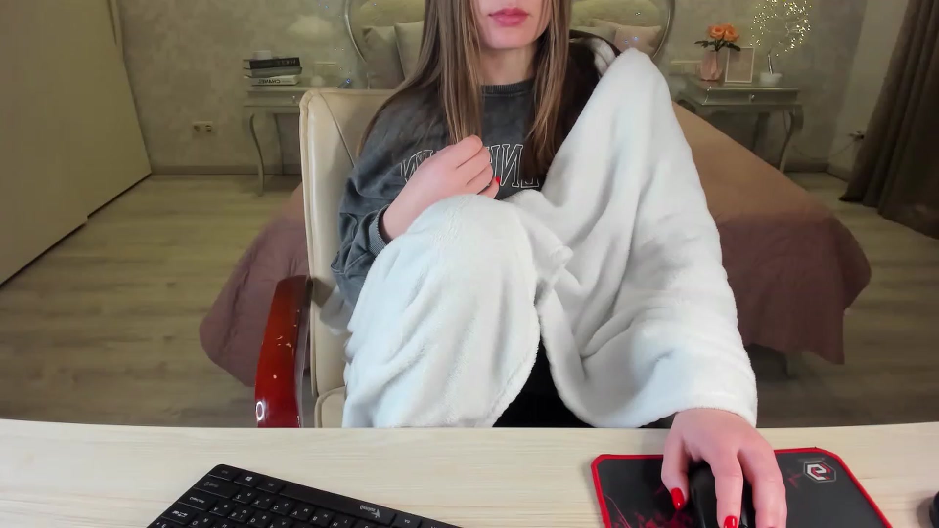 Gallery image thumbnail from AmeliaSue's myfreecams stream on, 01/18/2023, 24:02 image 1 of 20