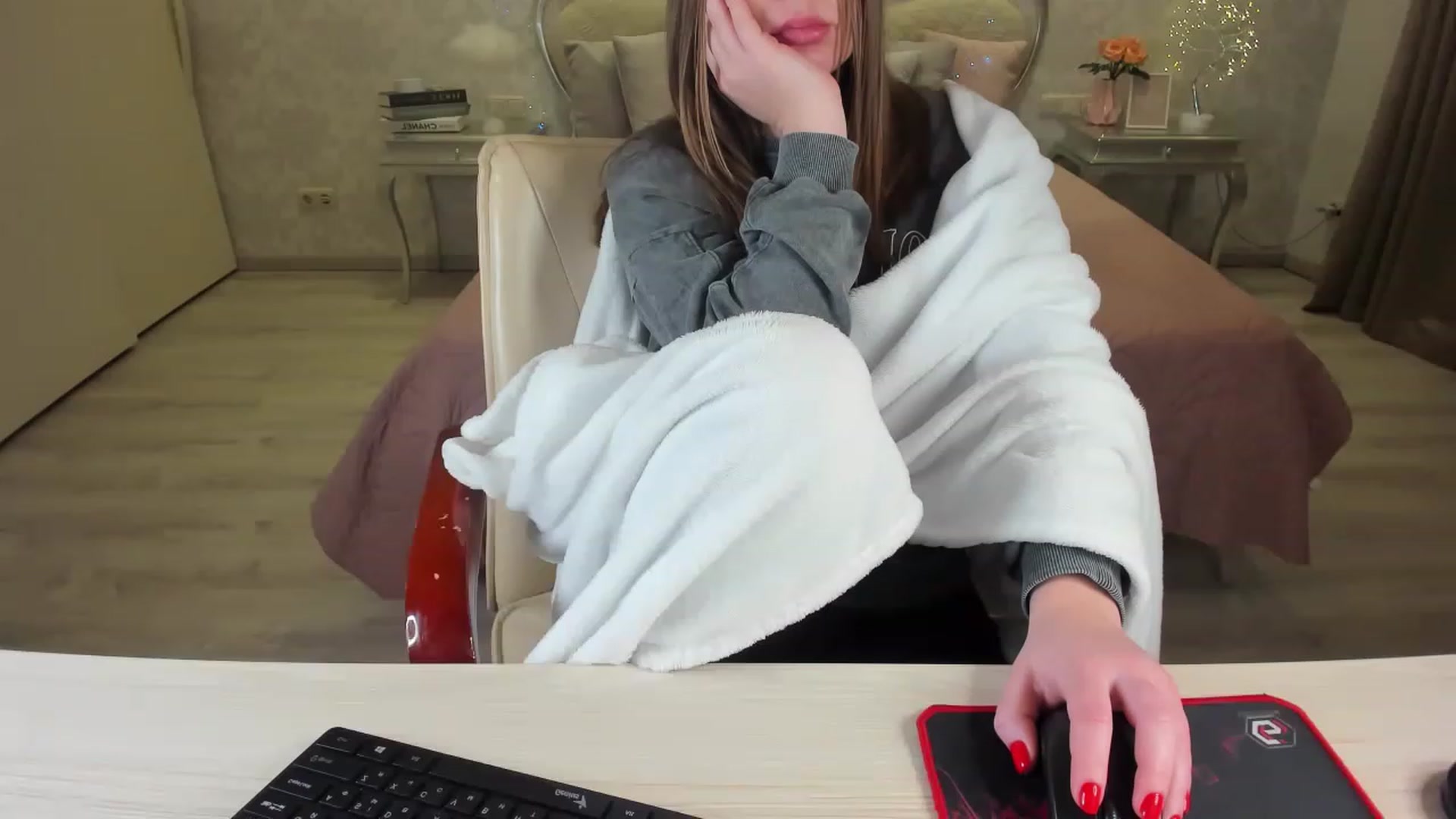 Gallery image thumbnail from AmeliaSue's myfreecams stream on, 01/18/2023, 24:02 image 14 of 20