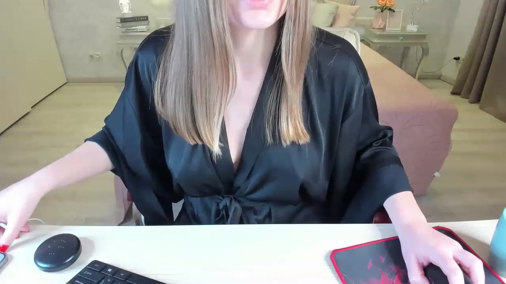 Gallery image thumbnail from AmeliaSue's myfreecams stream on, 01/22/2023, 14:38 image 9 of 20
