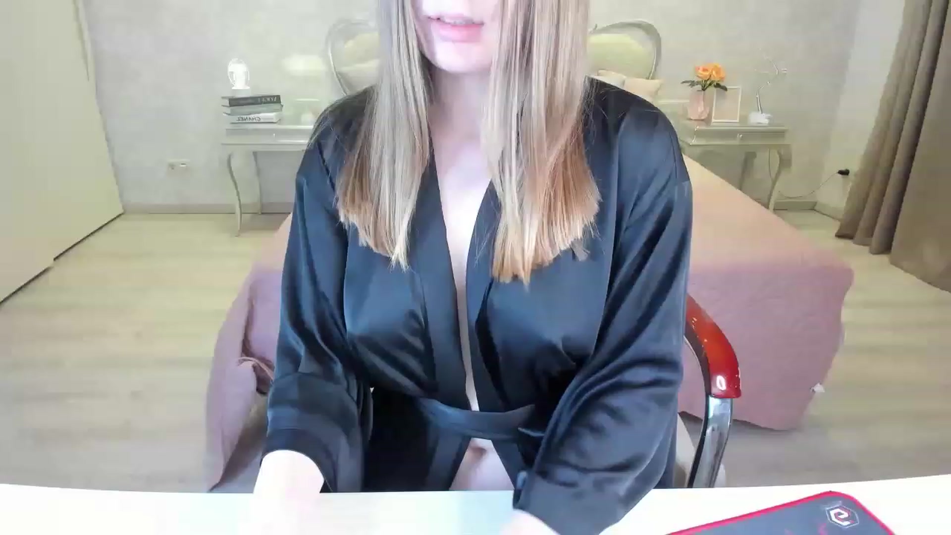 Gallery image thumbnail from AmeliaSue's myfreecams stream on, 01/22/2023, 15:29 image 12 of 20