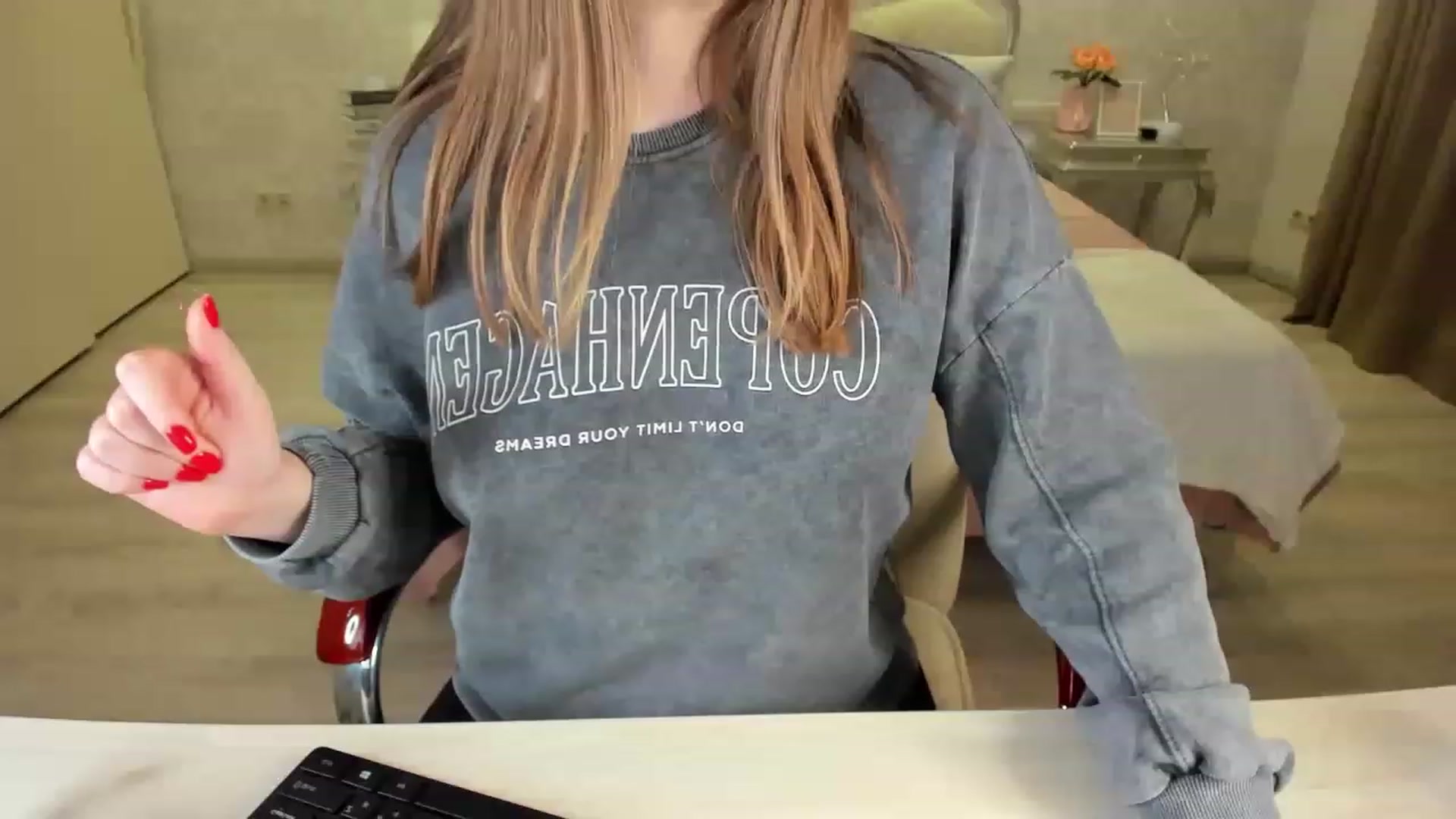 Gallery image thumbnail from AmeliaSue's myfreecams stream on, 01/29/2023, 18:01 image 12 of 20