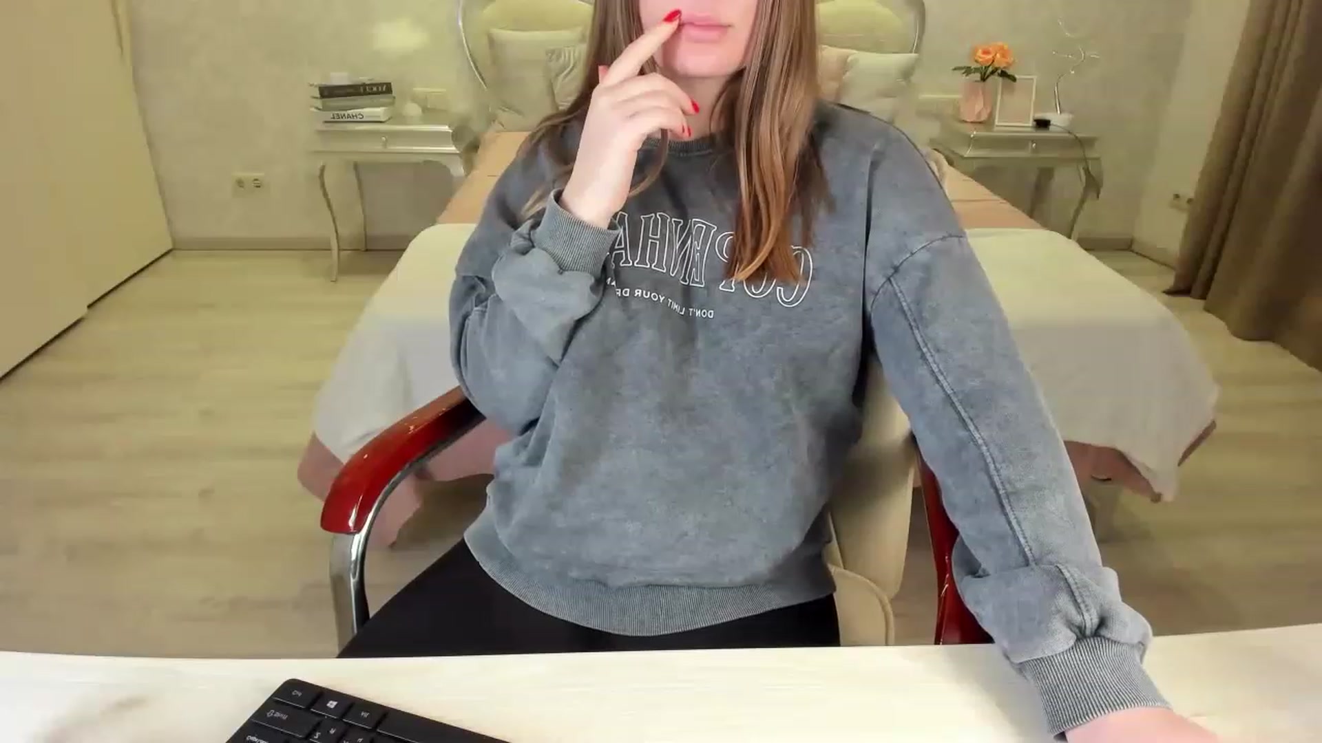 Gallery image thumbnail from AmeliaSue's myfreecams stream on, 01/29/2023, 18:01 image 16 of 20