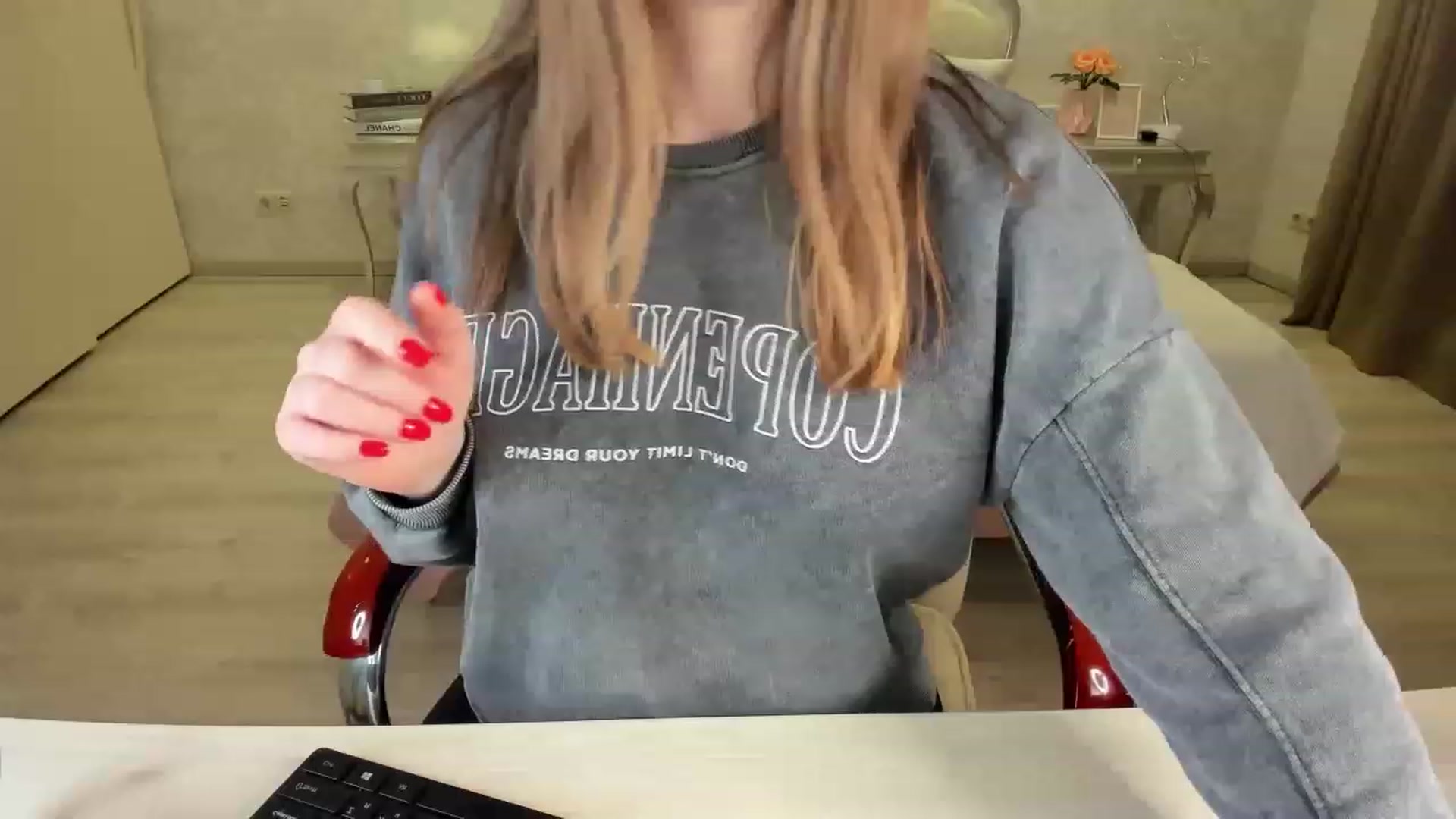 Gallery image thumbnail from AmeliaSue's myfreecams stream on, 01/29/2023, 18:01 image 13 of 20